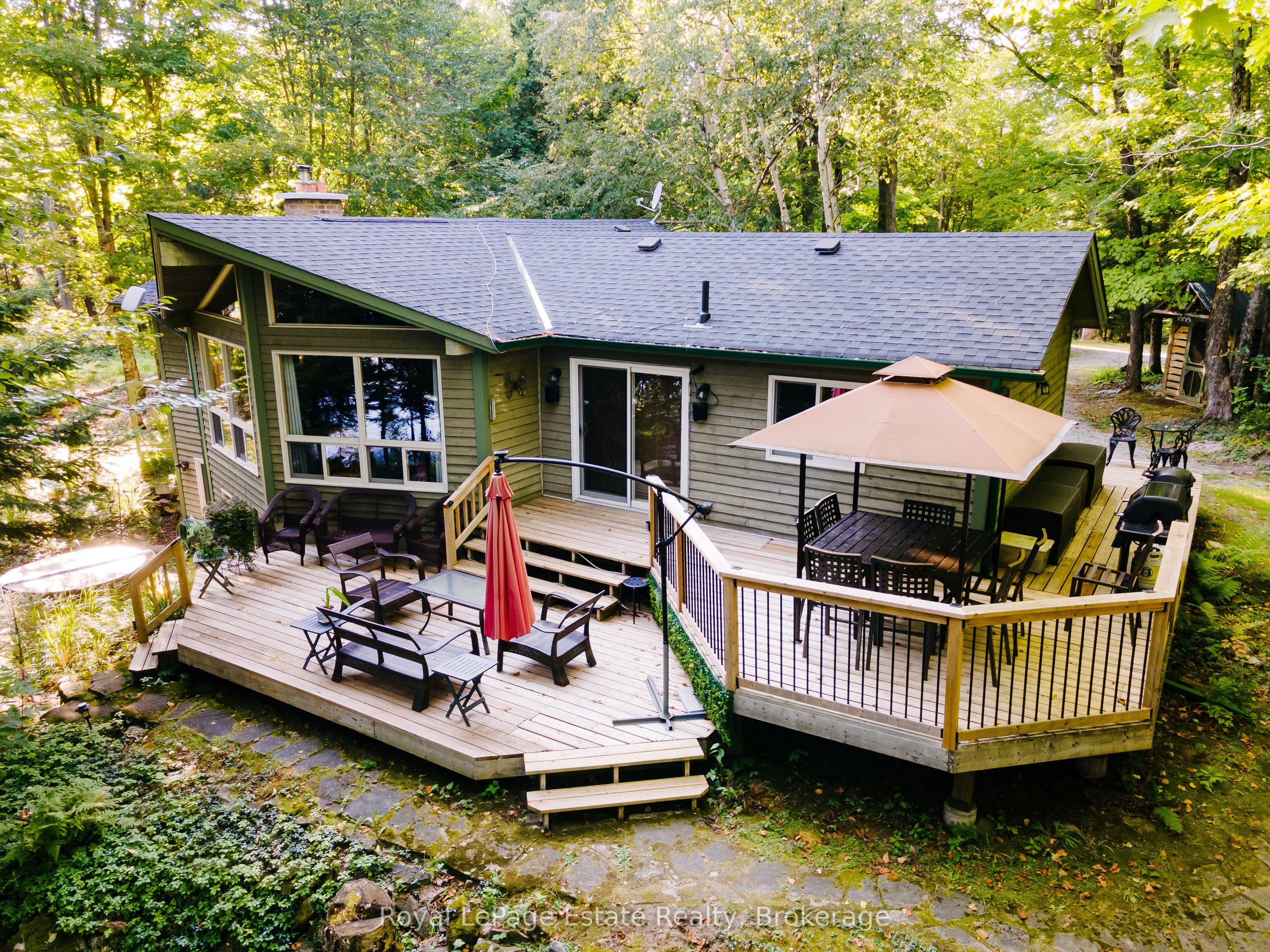 1157 Between Lakes Trail Property Photo 1