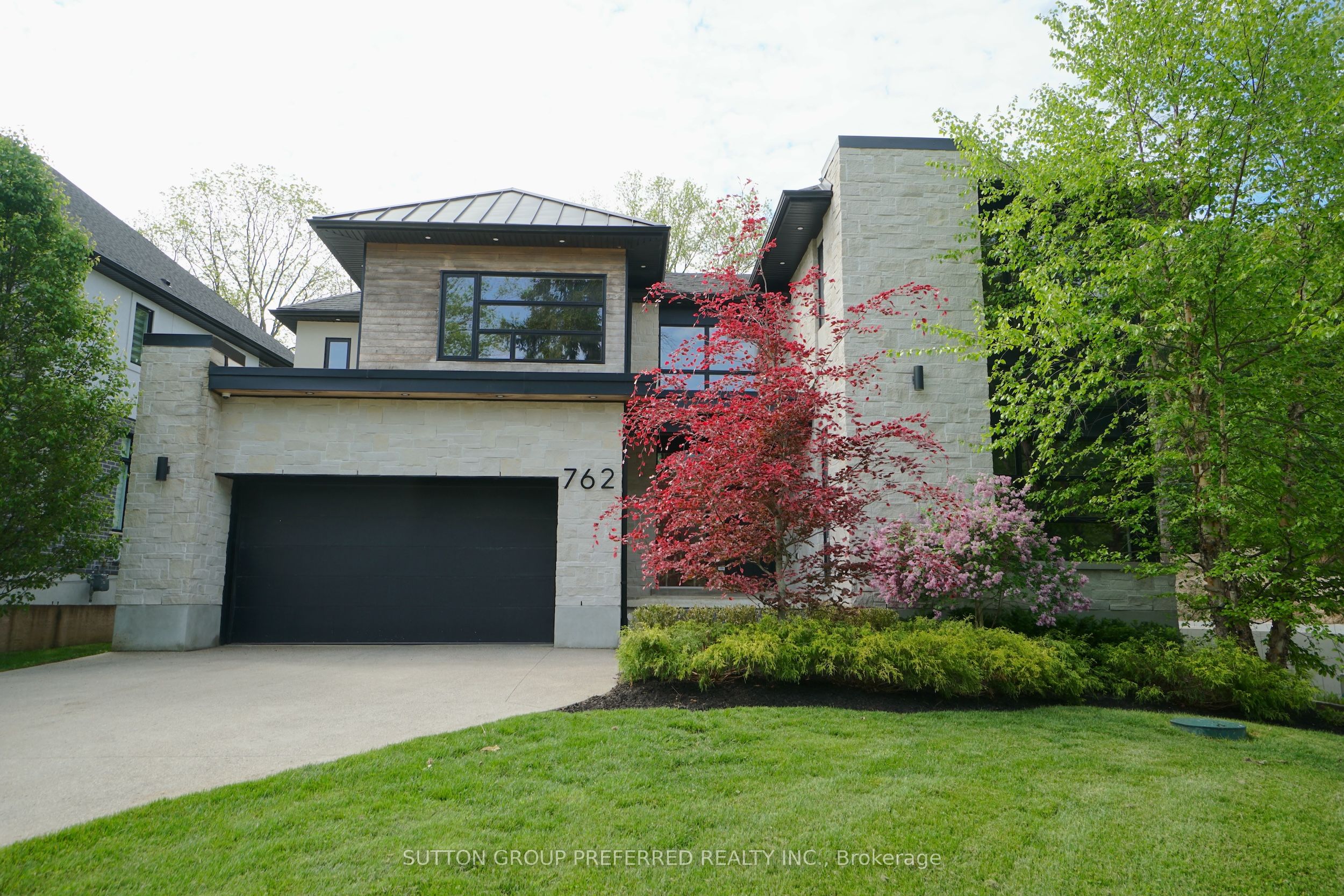 762 Springbank Drive Property Photo