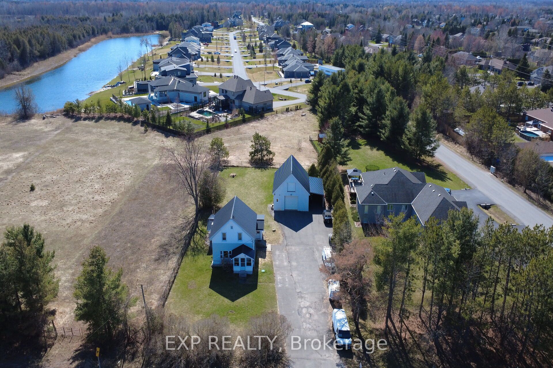 1558 Stagecoach Road Property Photo 1