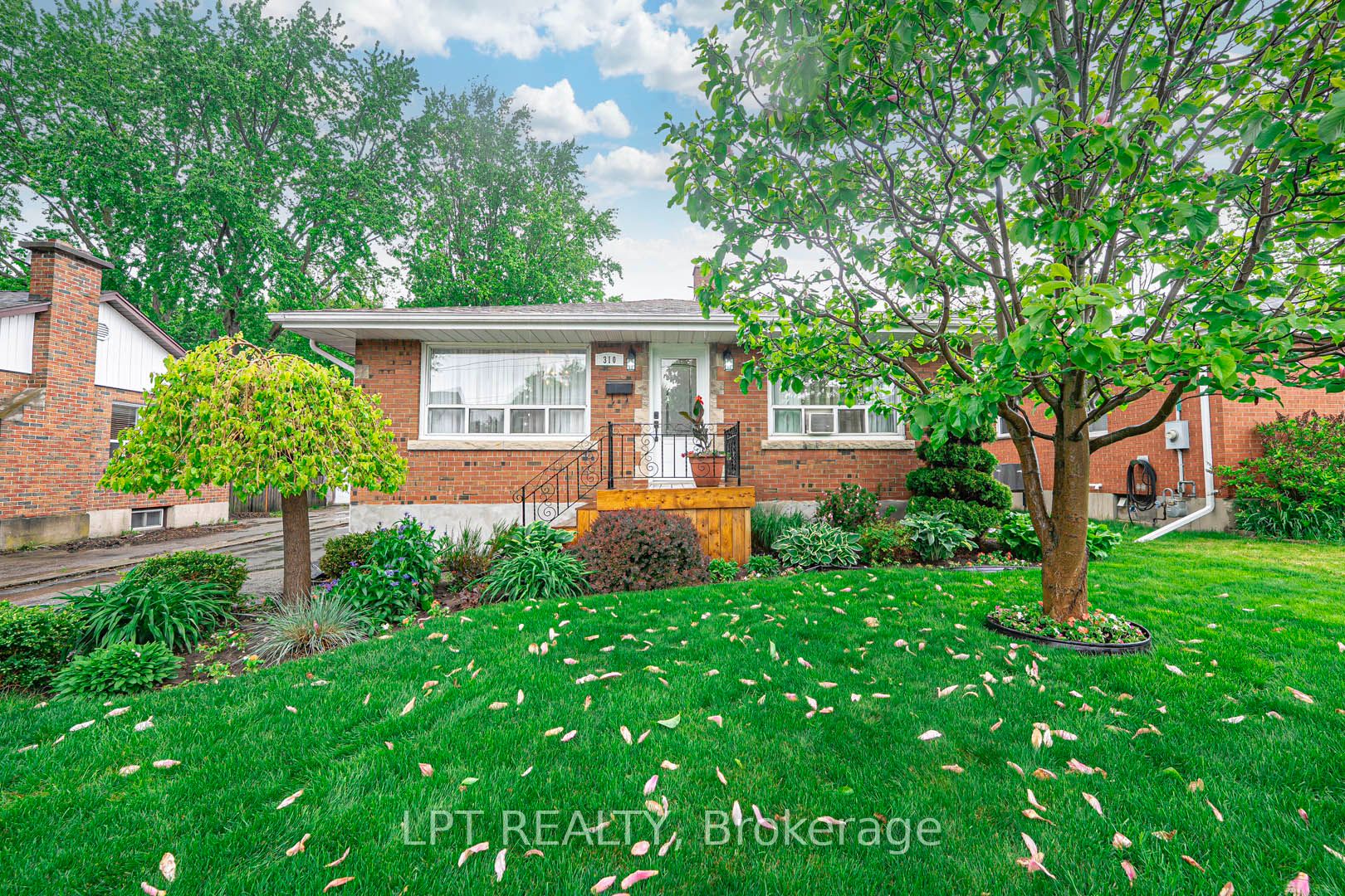 310 Grey Street Property Photo 1