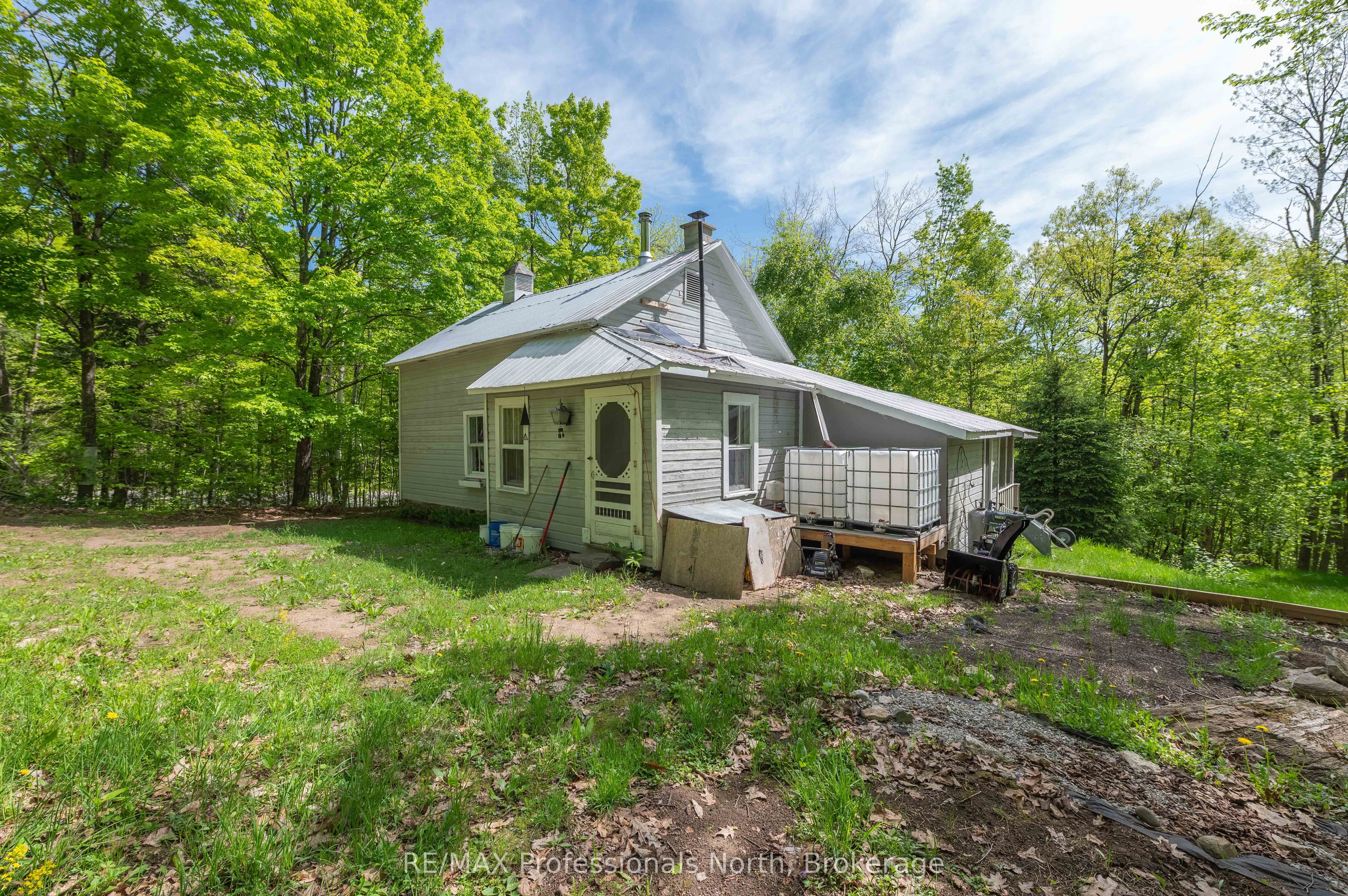 1005 Learners Lane Property Photo 1