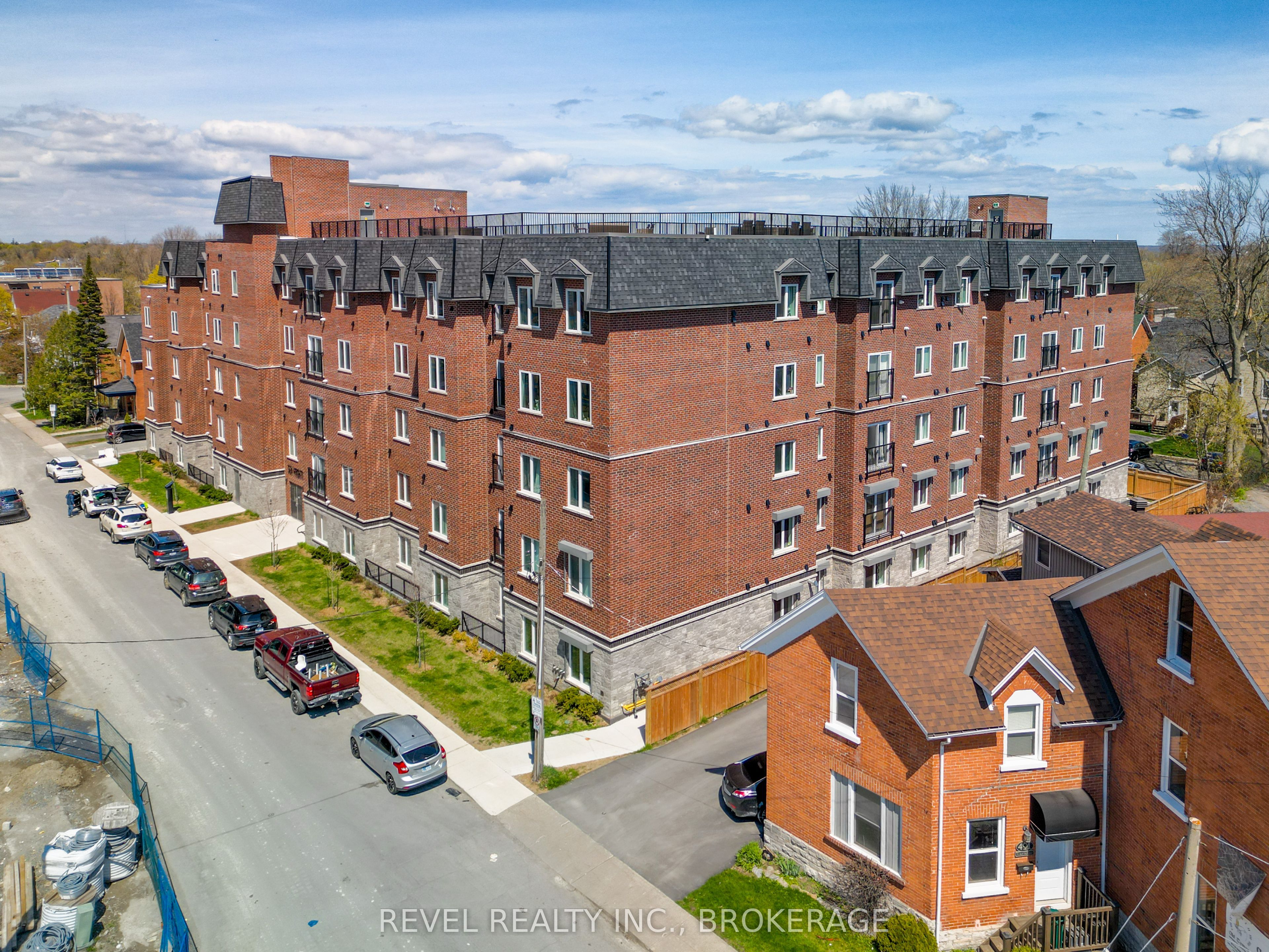 #117 - 501 Frontenac Street Property Photo 1