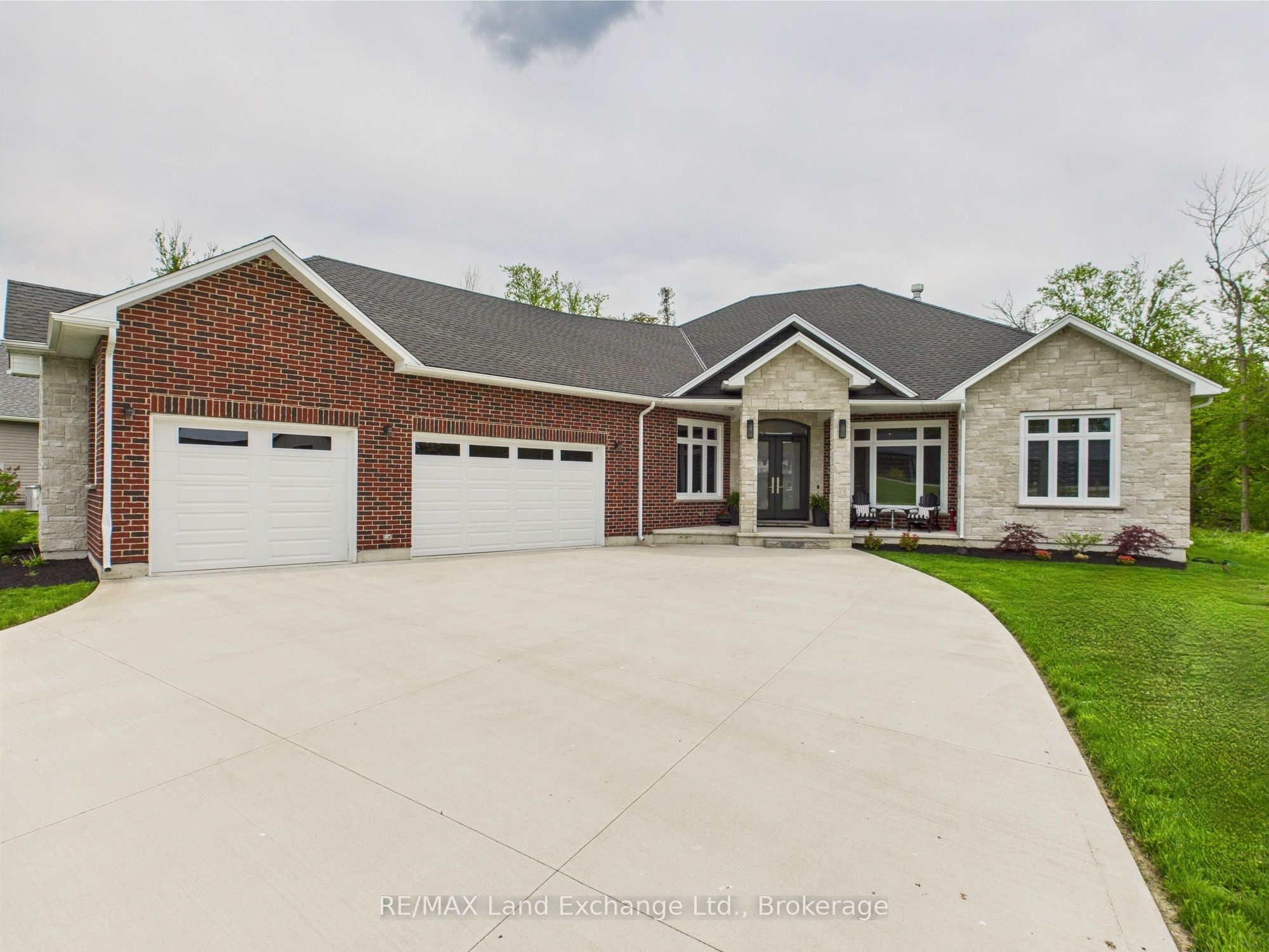 12 Sunset Place Property Photo 1