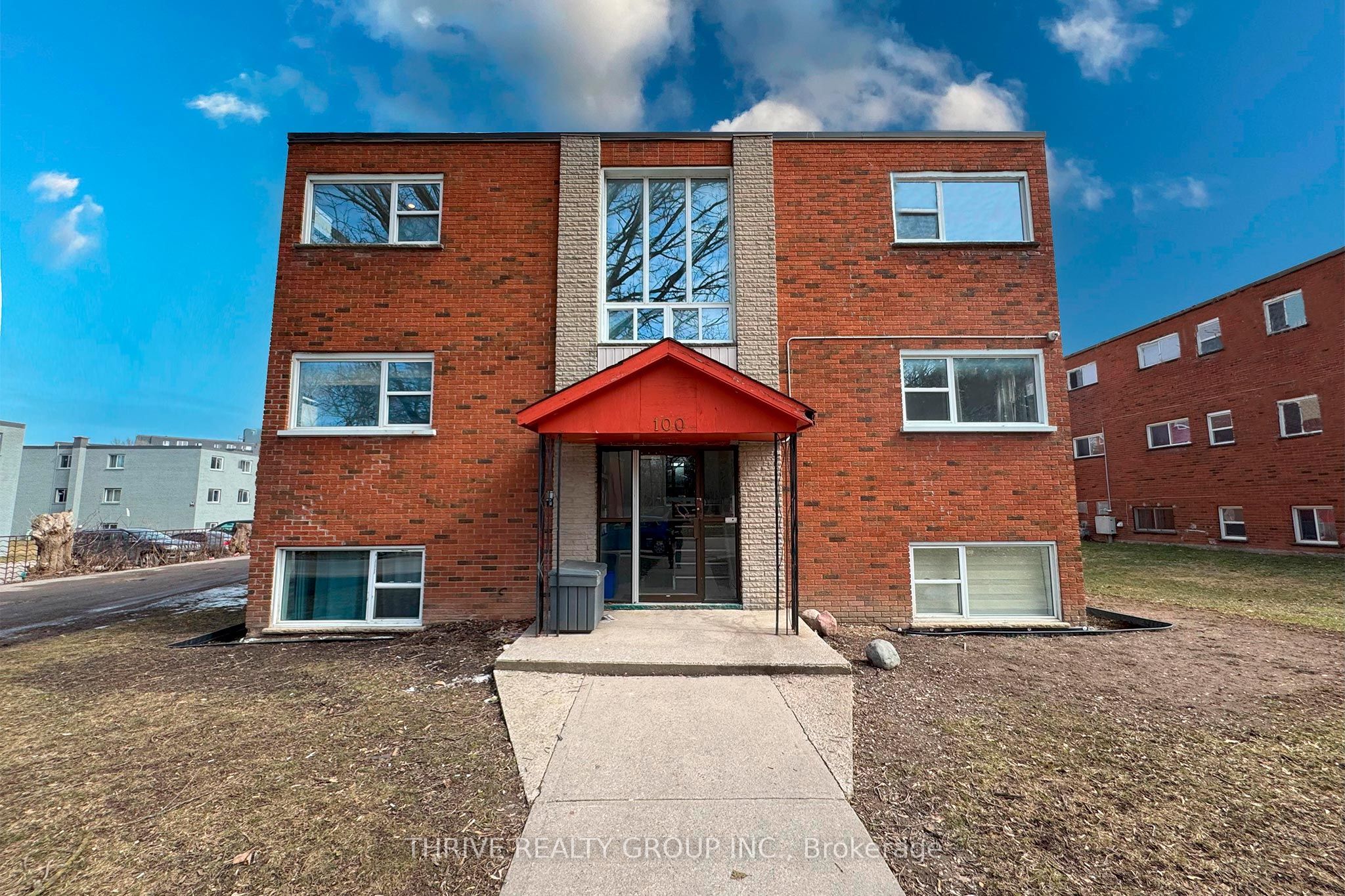 #5 - 100 King Edward Avenue Property Photo 1