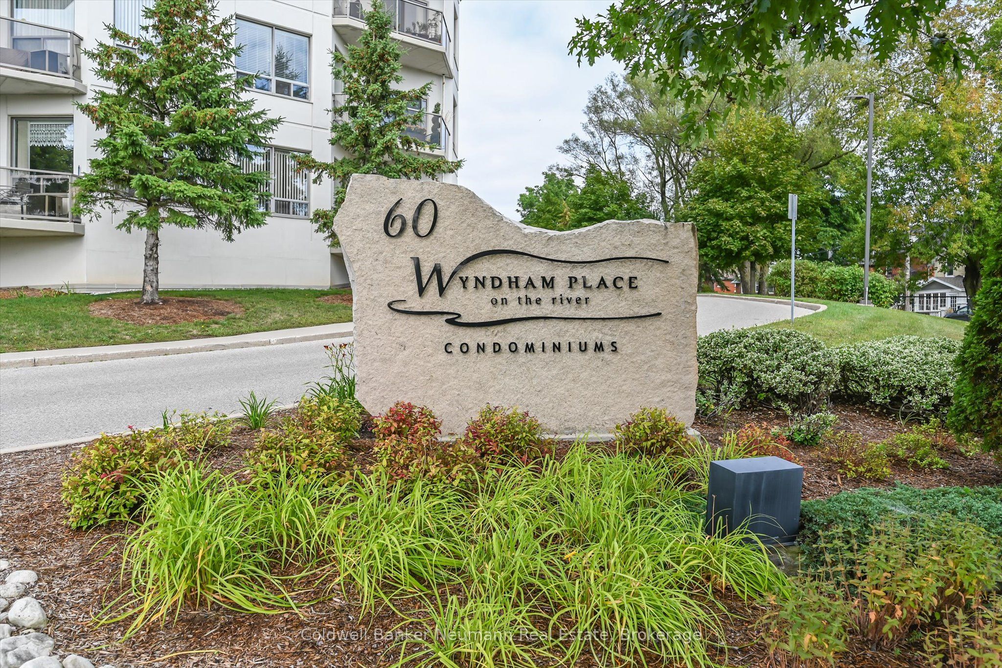 #206 - 60 Wyndham Street Property Photo 1