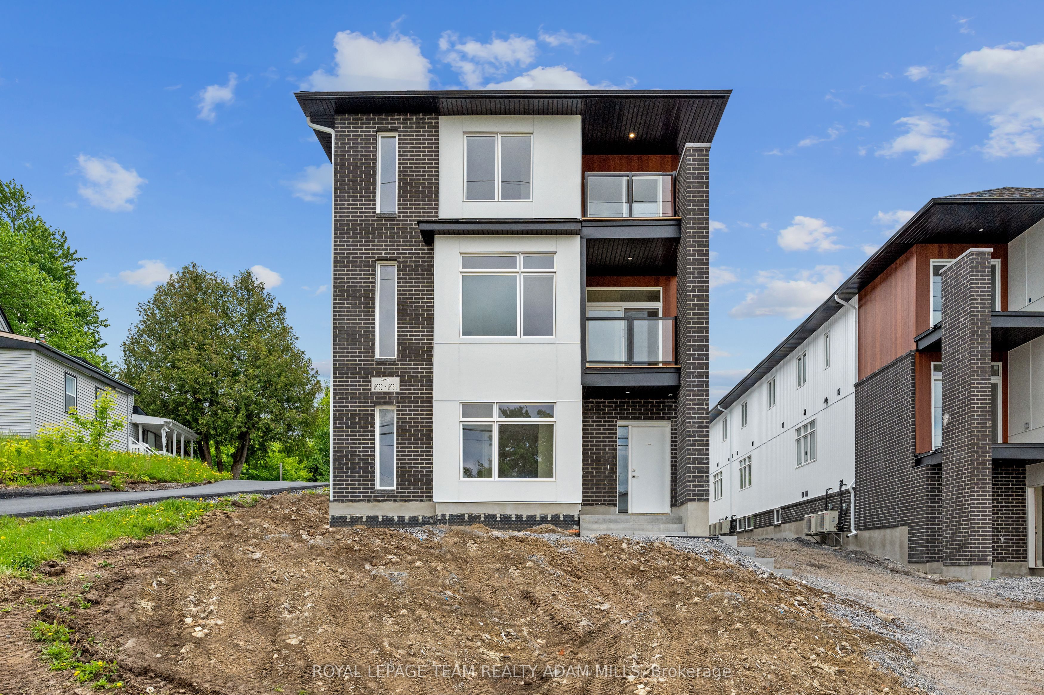 #c - 6954 Notre Dame Street Property Photo 1