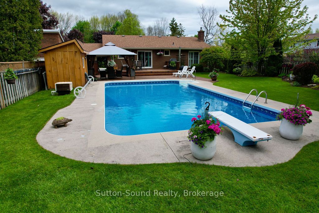 635 26th Street W Property Photo 2