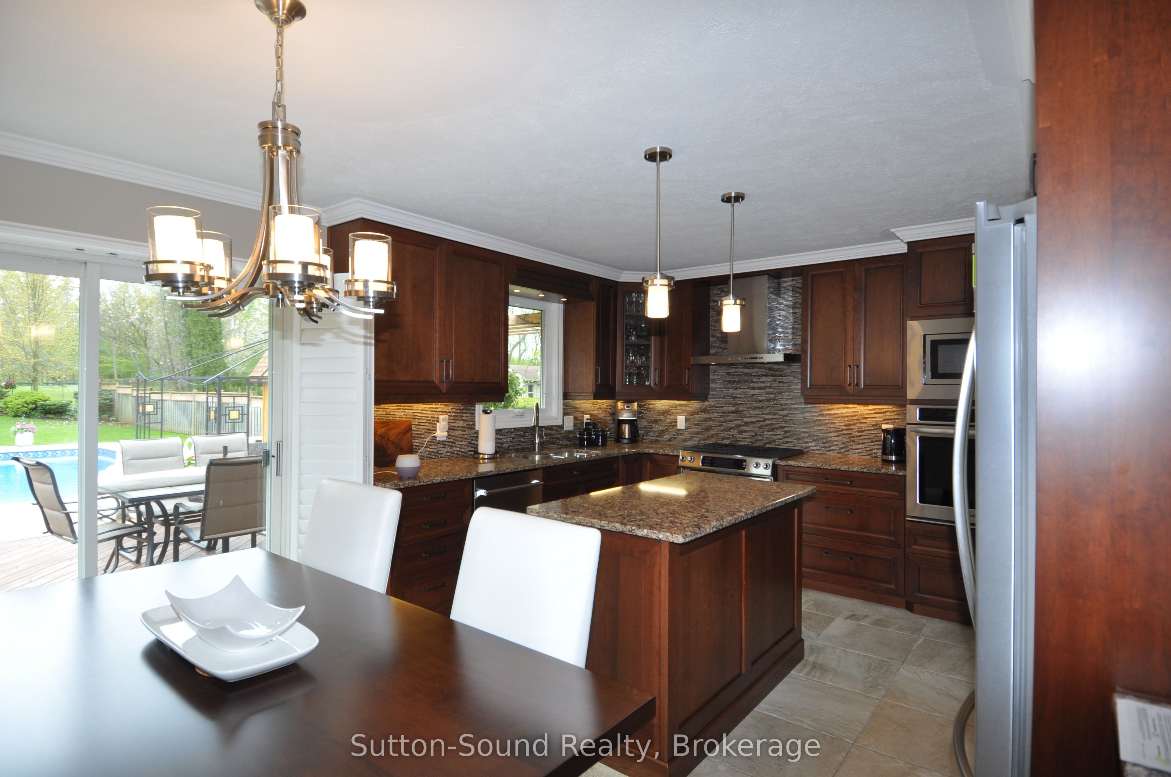 635 26th Street W Property Photo 10