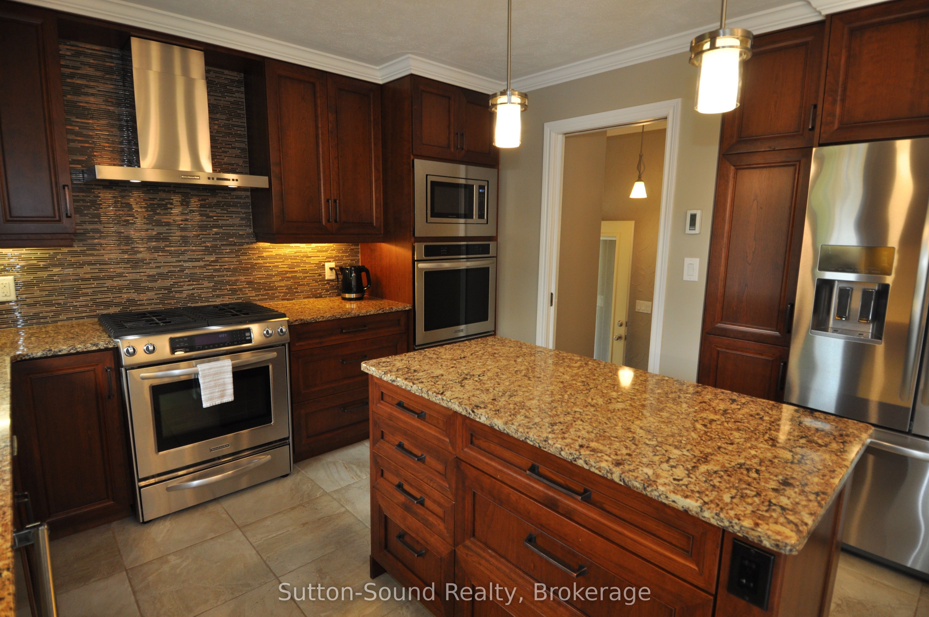 635 26th Street W Property Photo 12