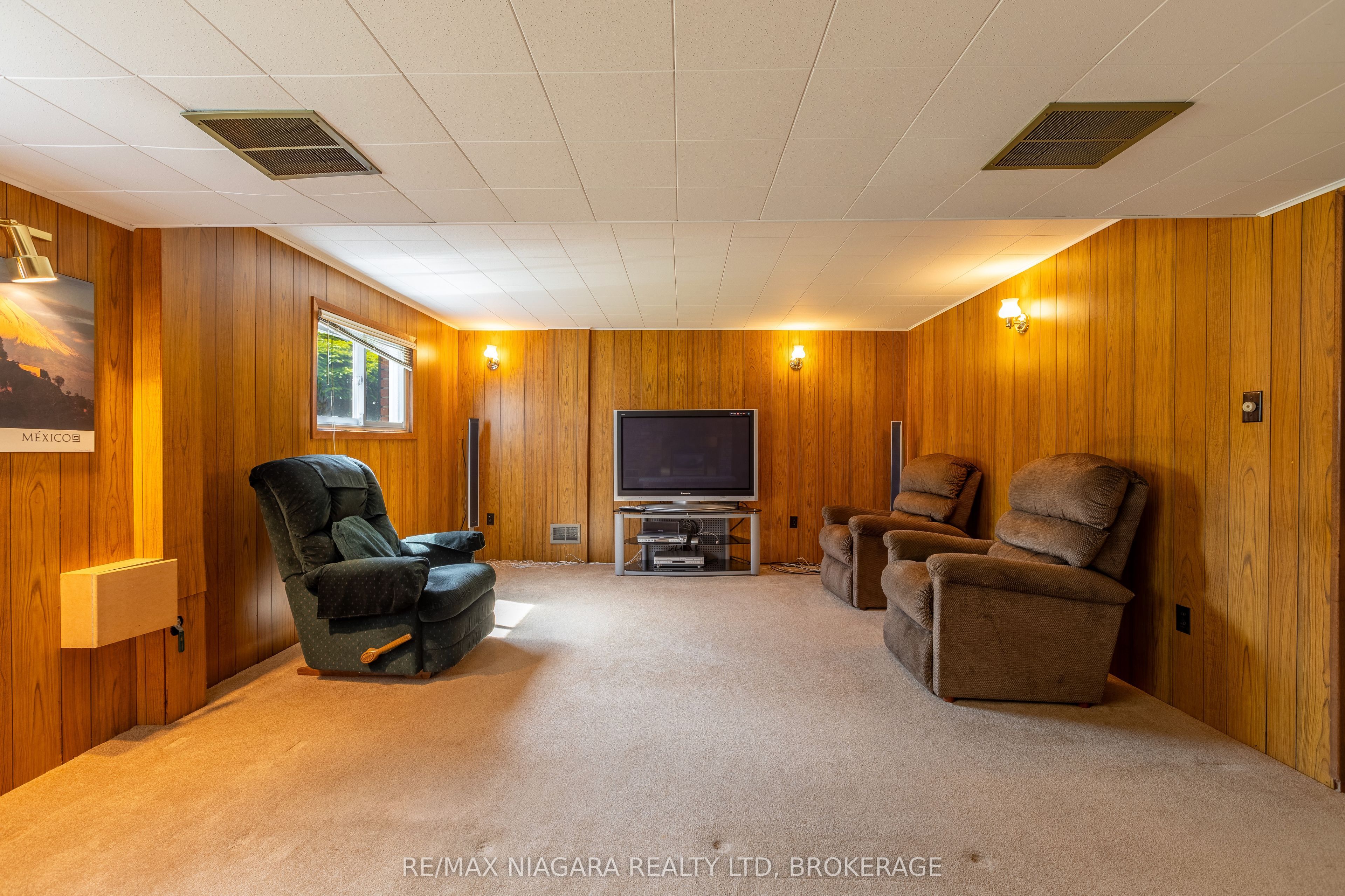 82 Westwood Crescent Property Photo 18