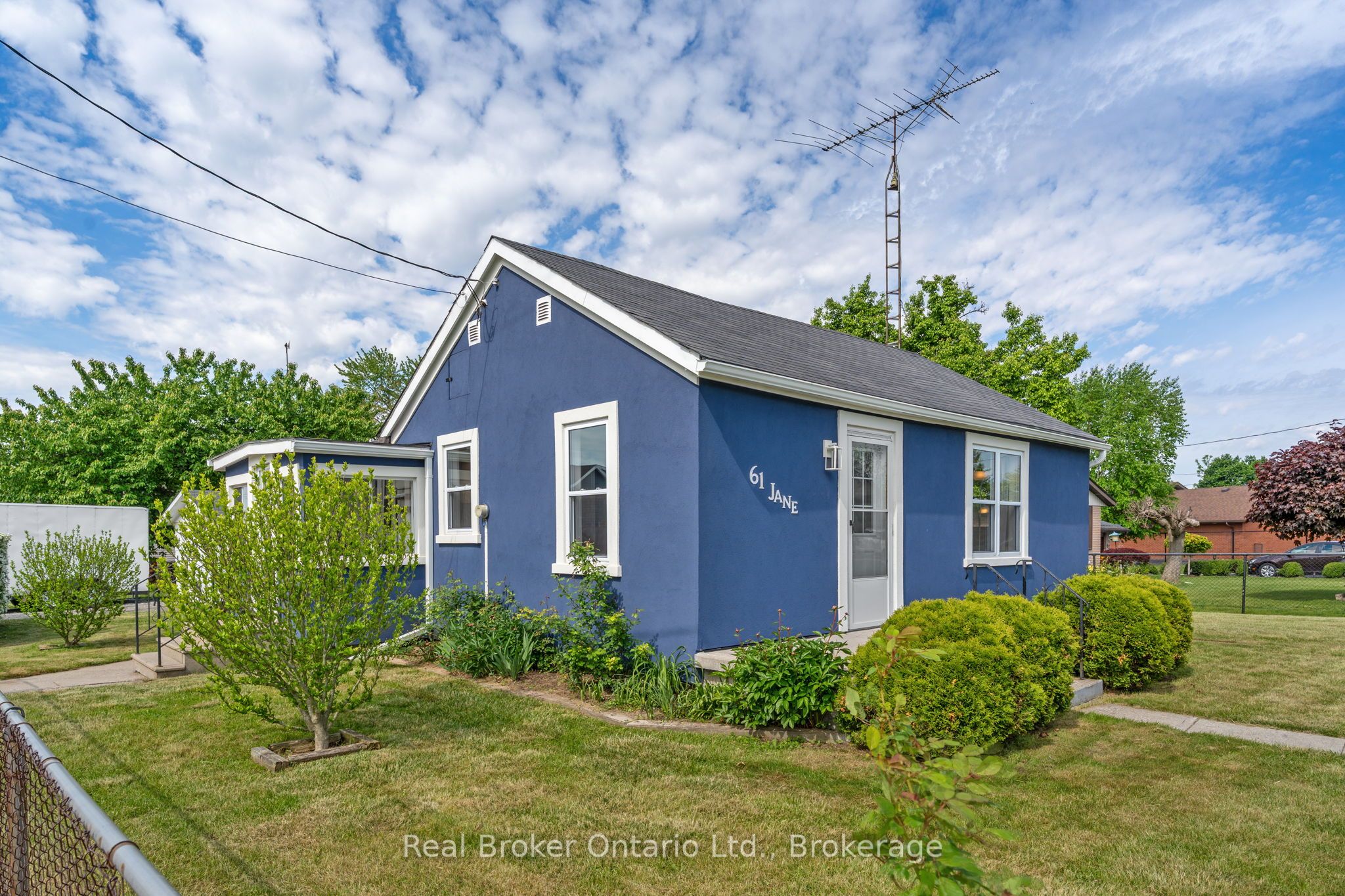 61 Jane Street Property Photo 1