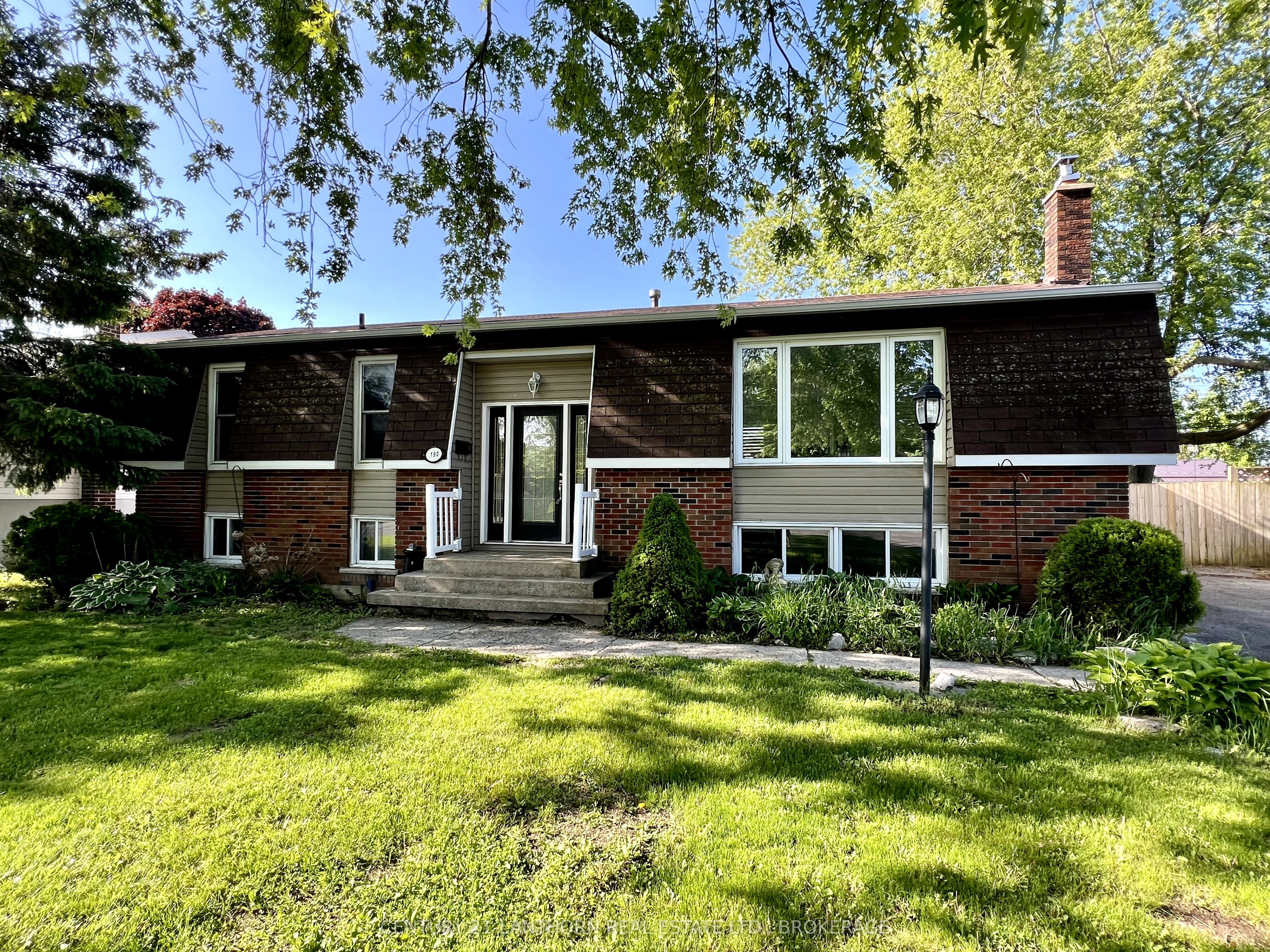 190 Amherst Drive Property Photo 1