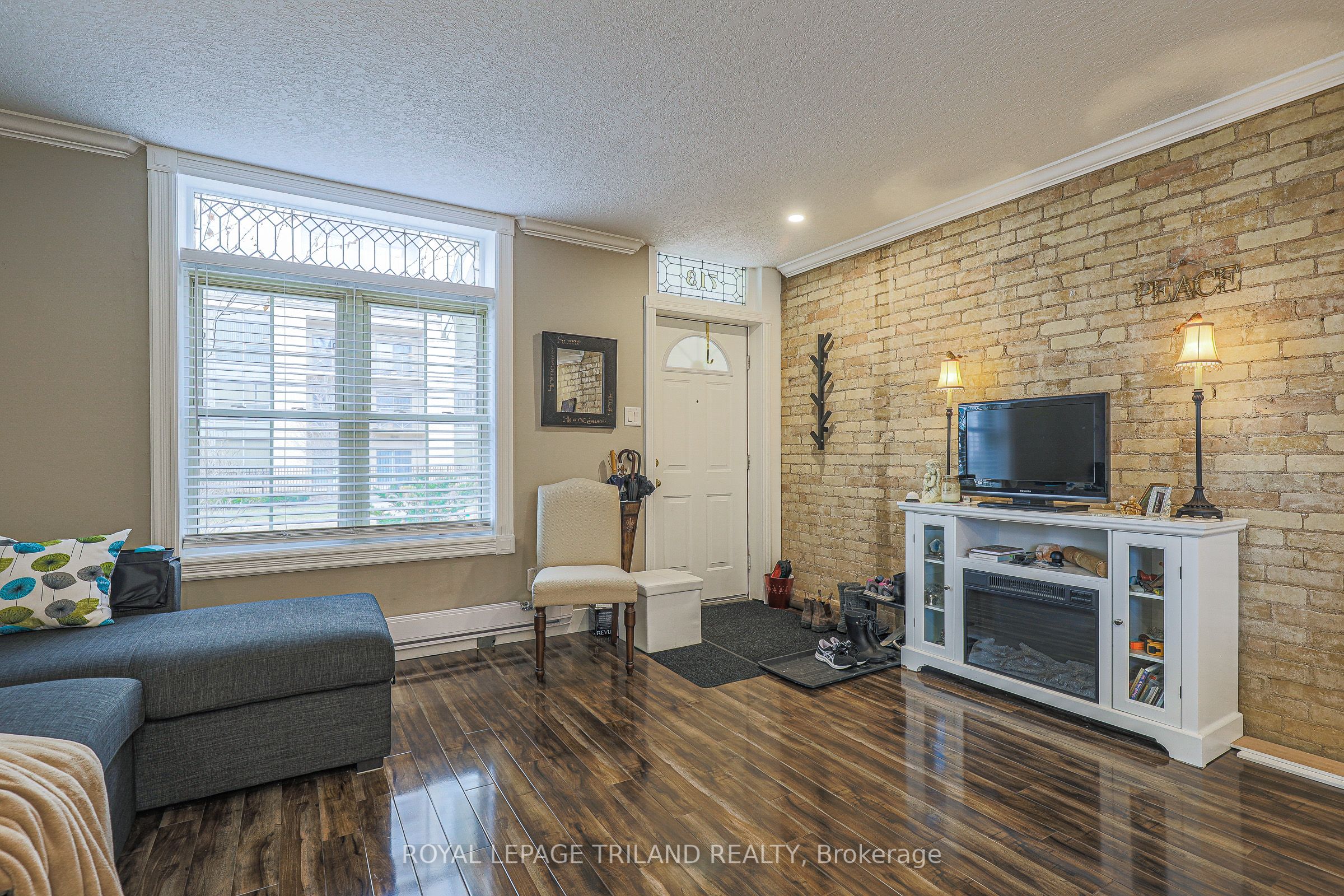 713 King St Property Photo 1