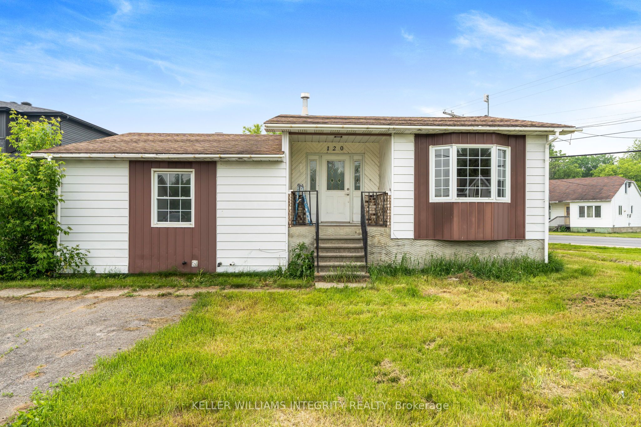 136 Herbert St Property Photo 1