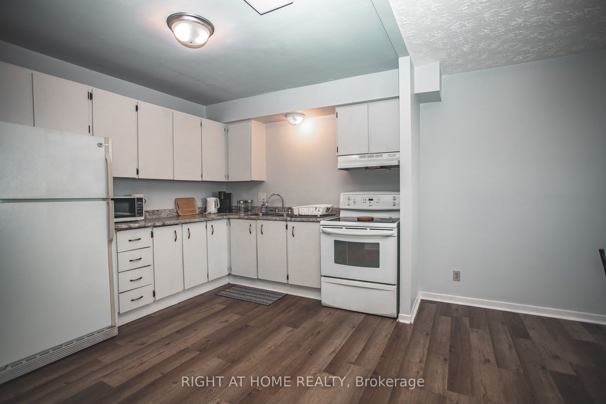 92 Farquhar Place Property Photo 4