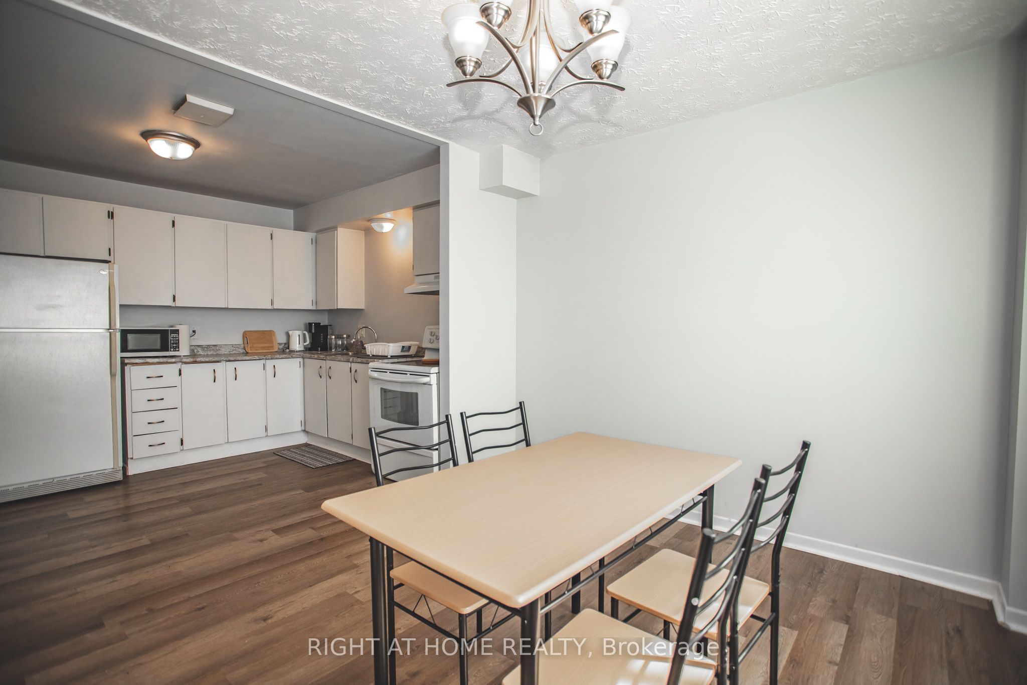 92 Farquhar Place Property Photo 6