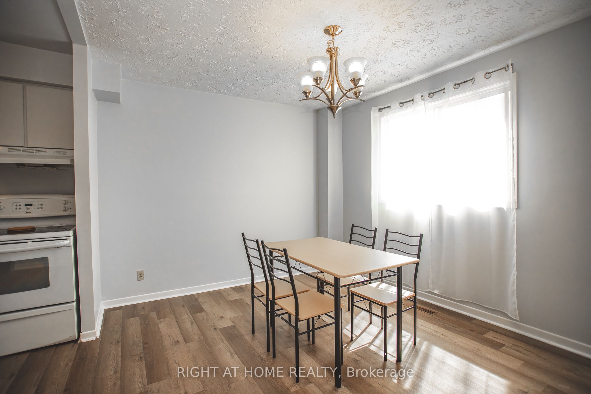 92 Farquhar Place Property Photo 7