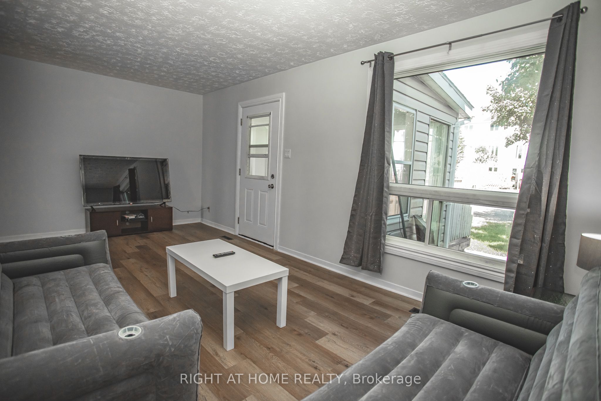 92 Farquhar Place Property Photo 8