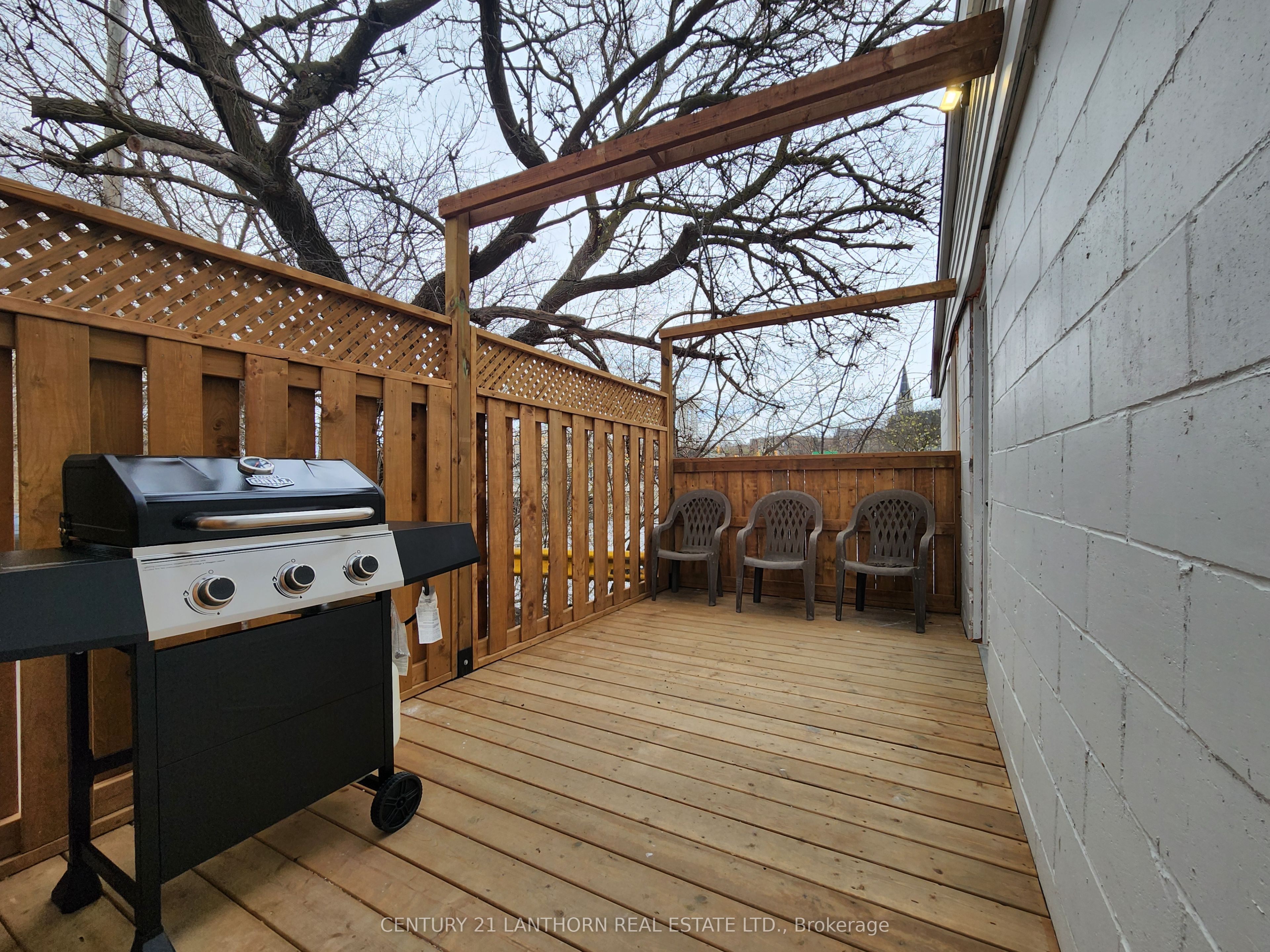 1 Moira Street E Property Photo 11