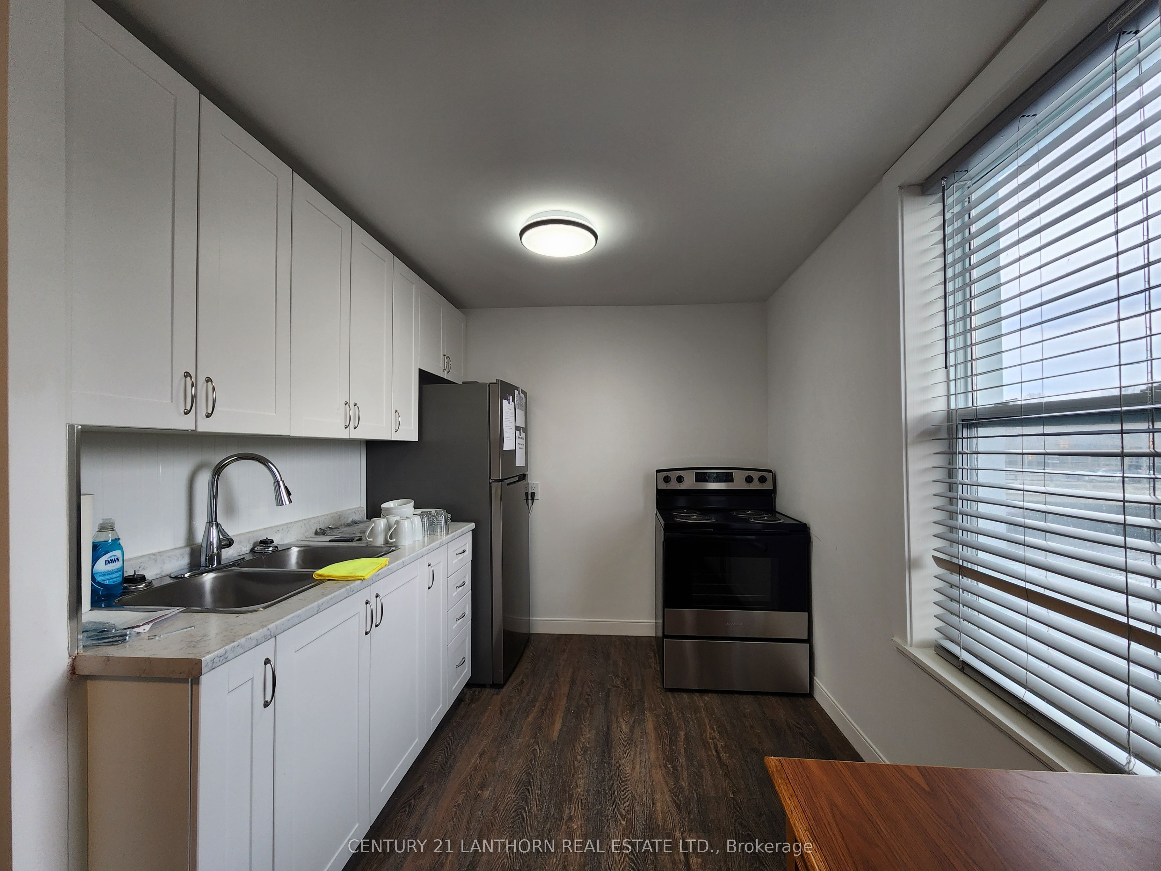 1 Moira Street E Property Photo 14