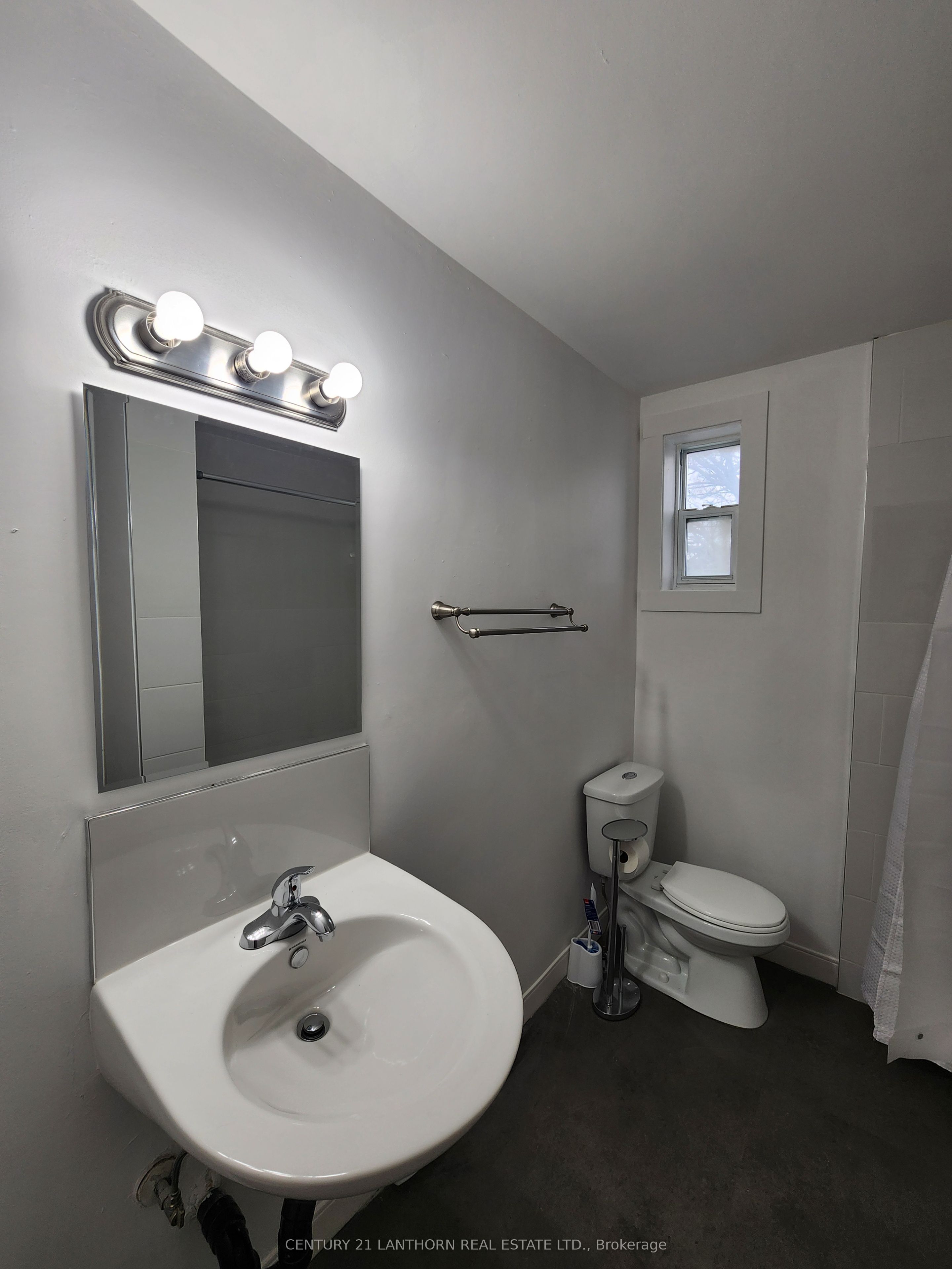 1 Moira Street E Property Photo 23