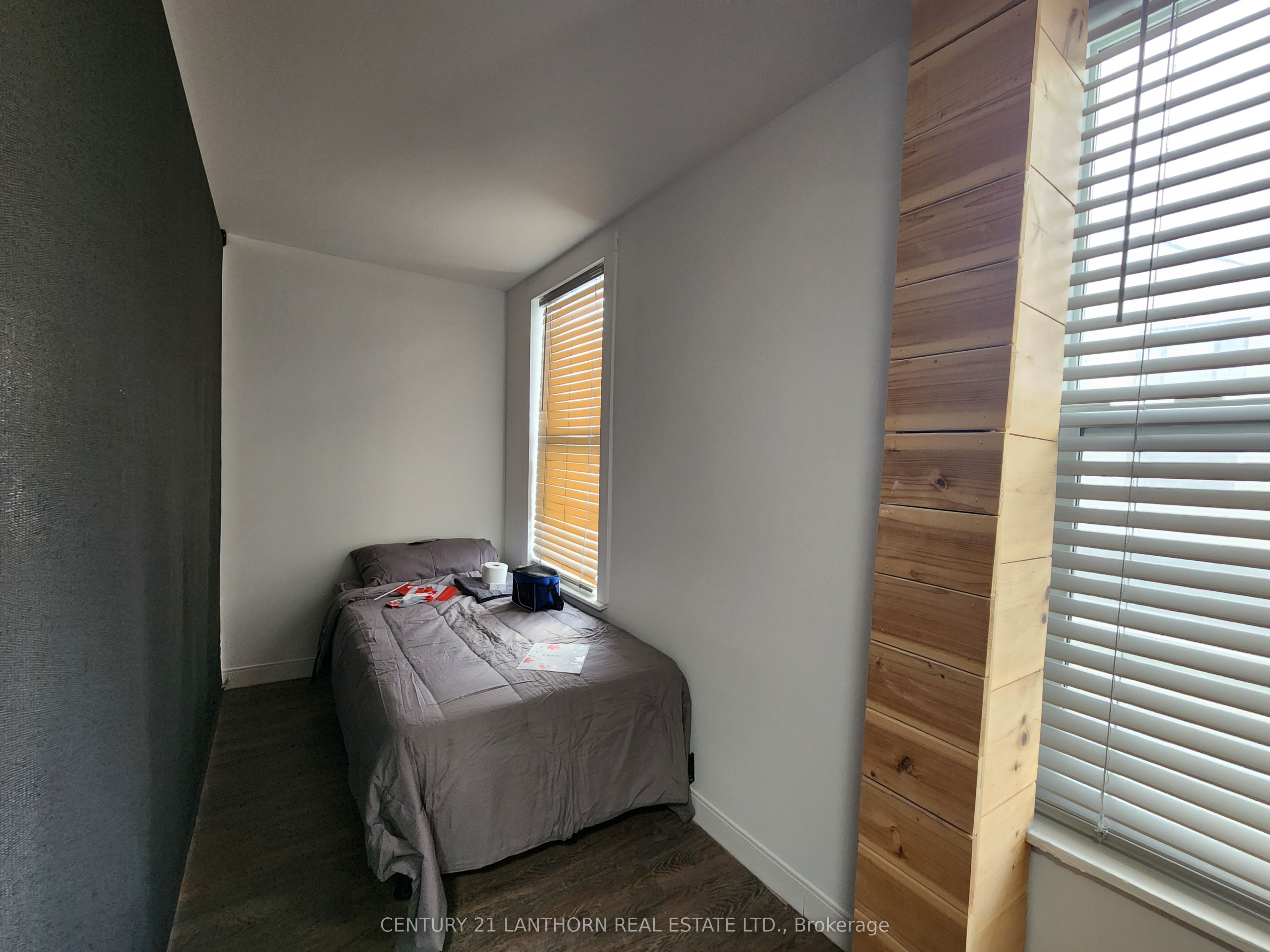 1 Moira Street E Property Photo 27