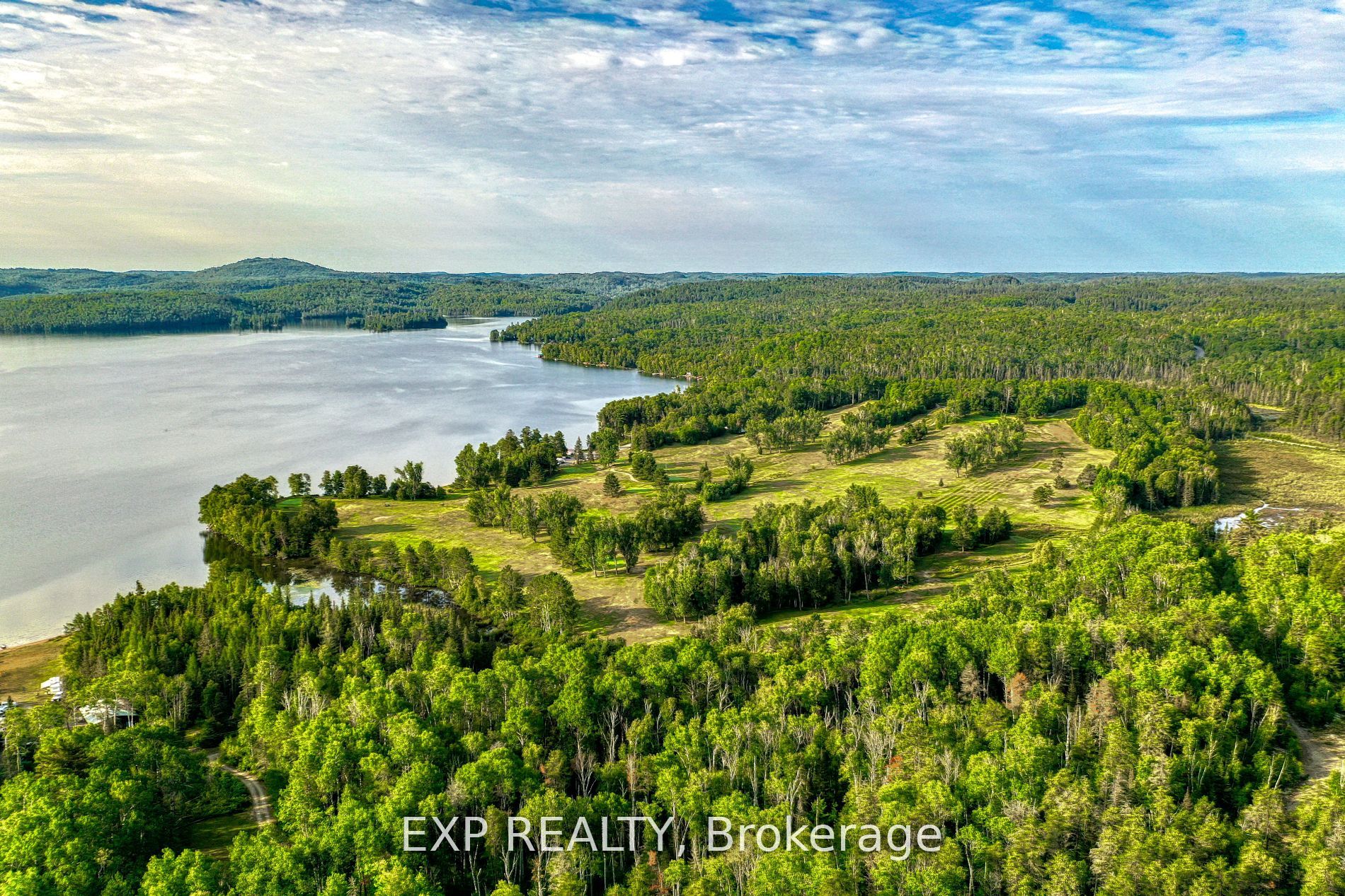 724 Lochhead Dr Property Photo 1