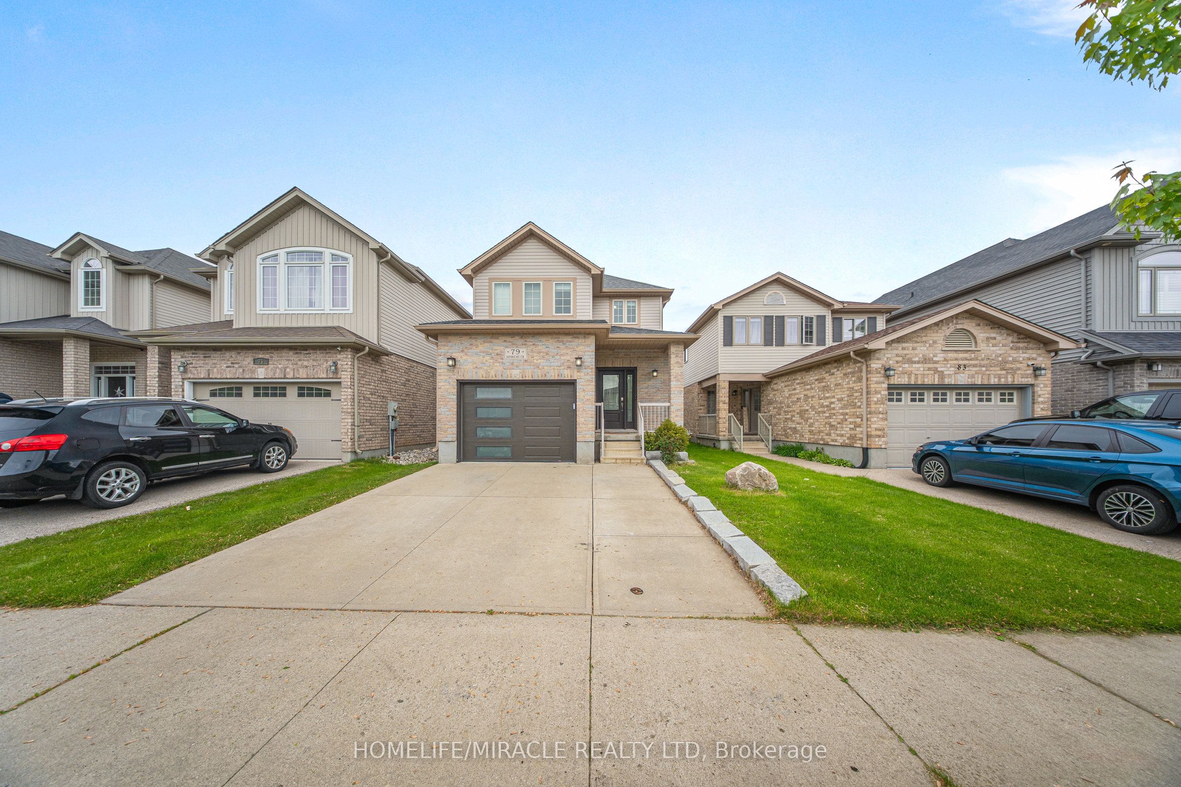 79 Hinrichs Crescent Property Photo 1