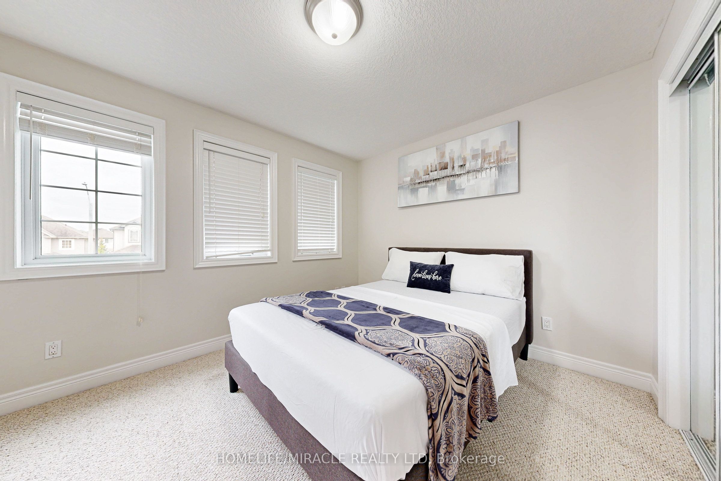 79 Hinrichs Crescent Property Photo 17