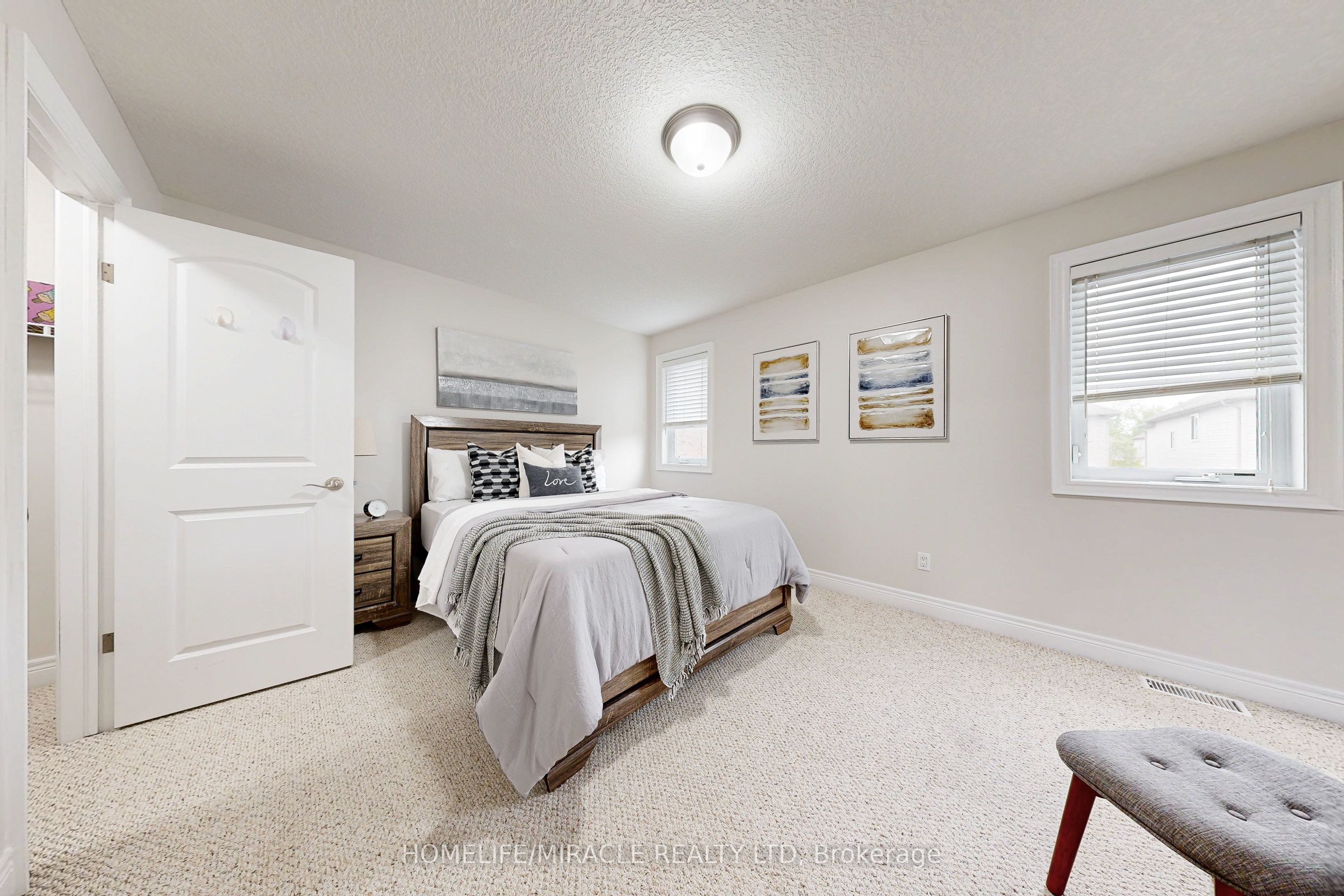 79 Hinrichs Crescent Property Photo 23