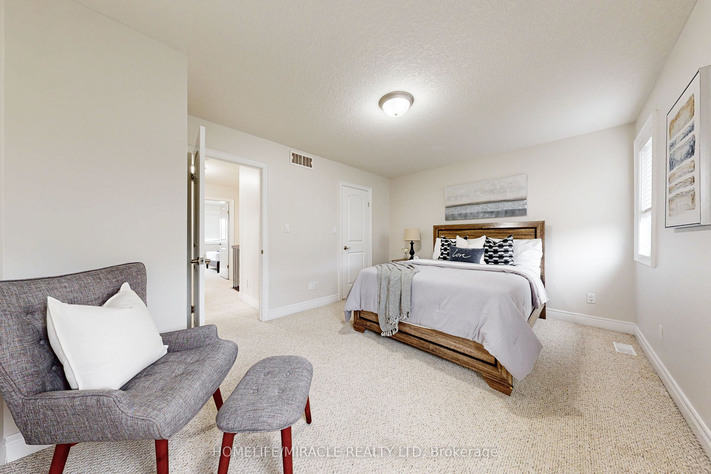 79 Hinrichs Crescent Property Photo 24