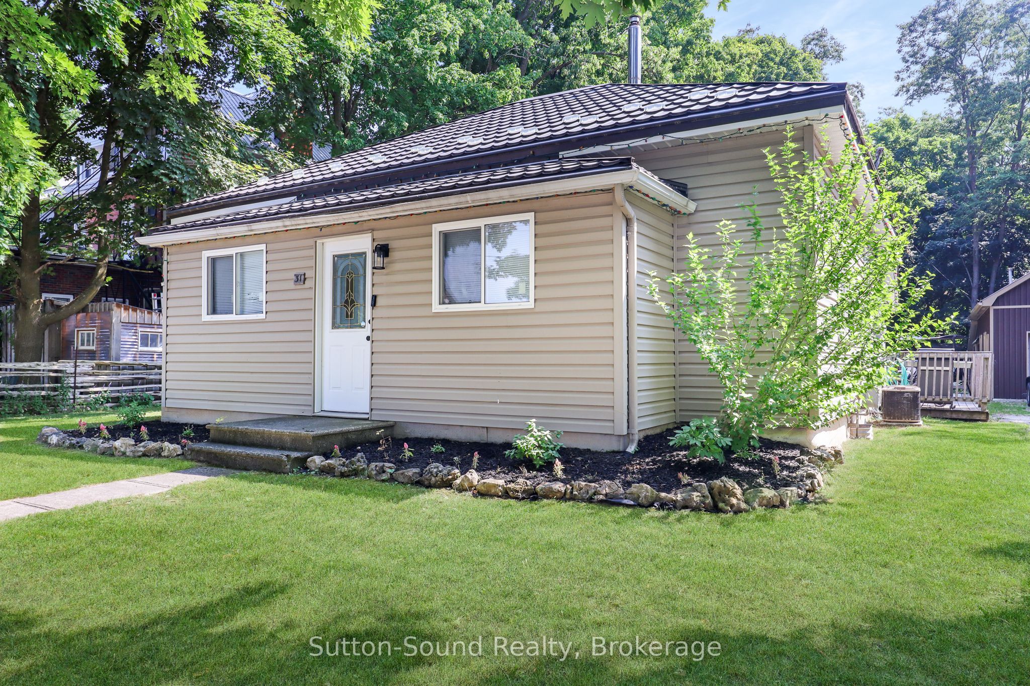 31 Yonge Street Property Photo 1
