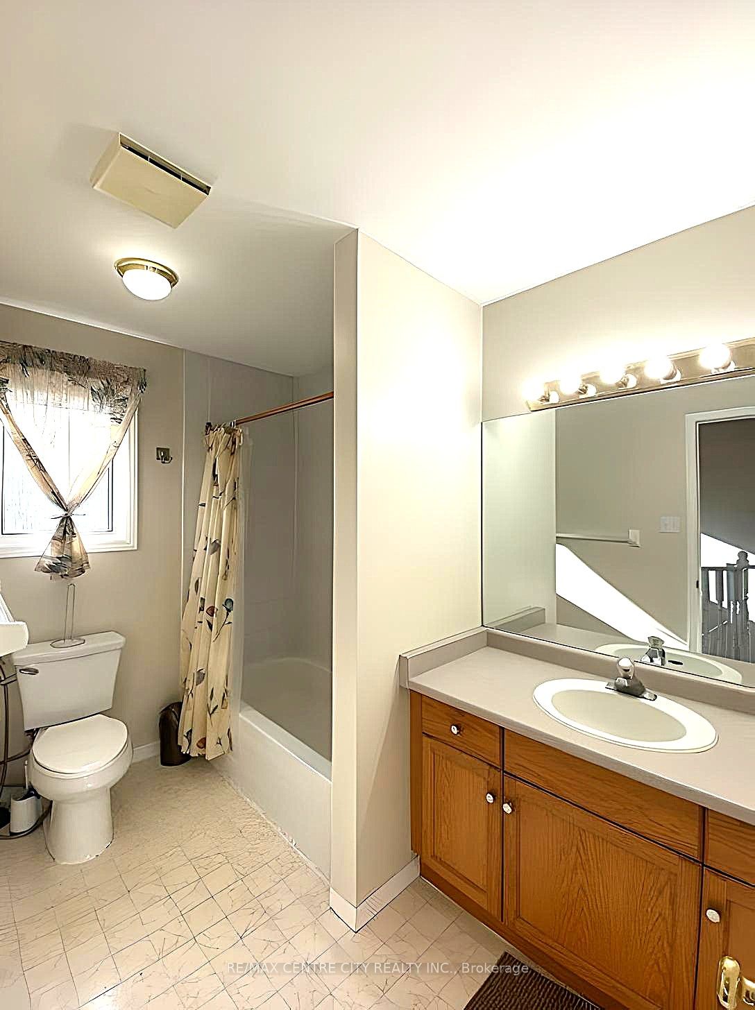 933 Thistledown Way Property Photo 11