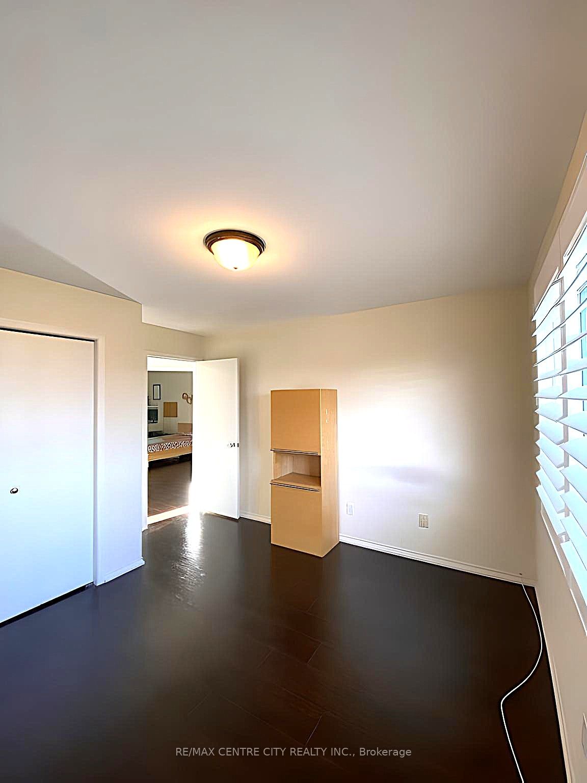 933 Thistledown Way Property Photo 12