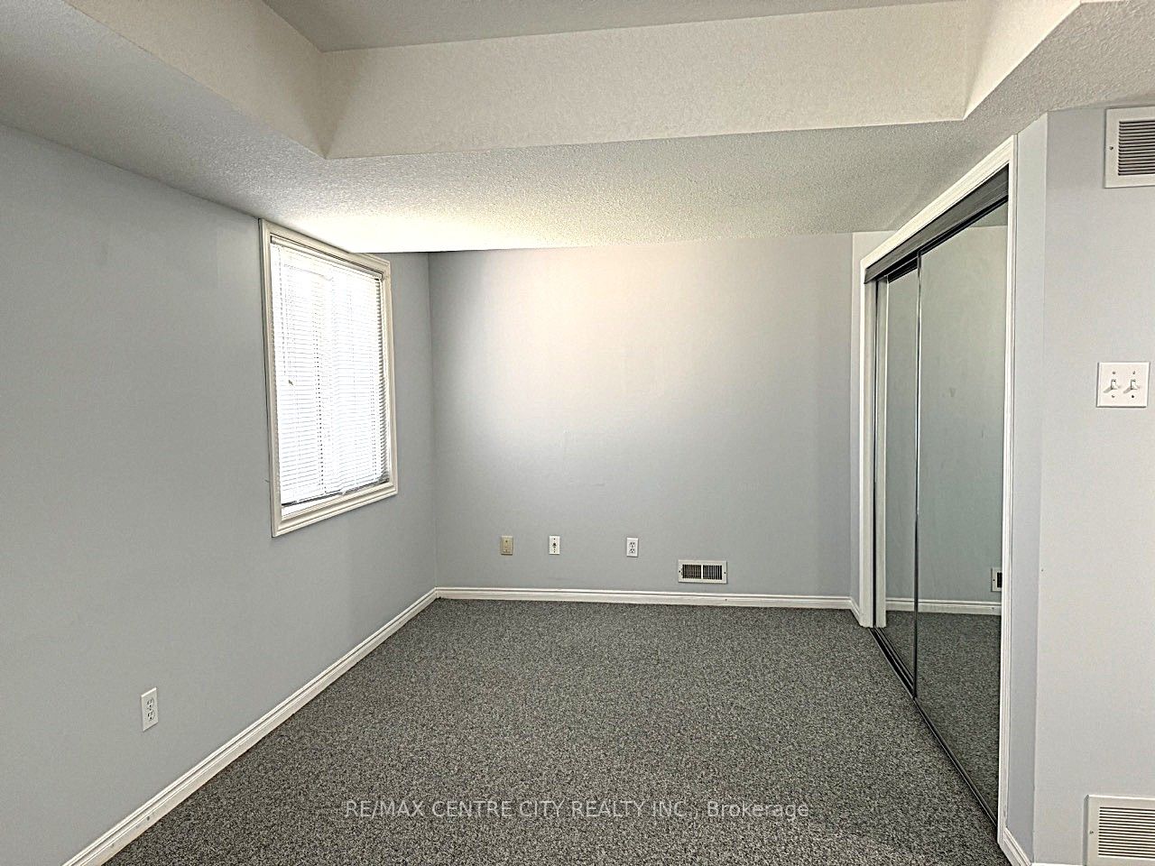 933 Thistledown Way Property Photo 23