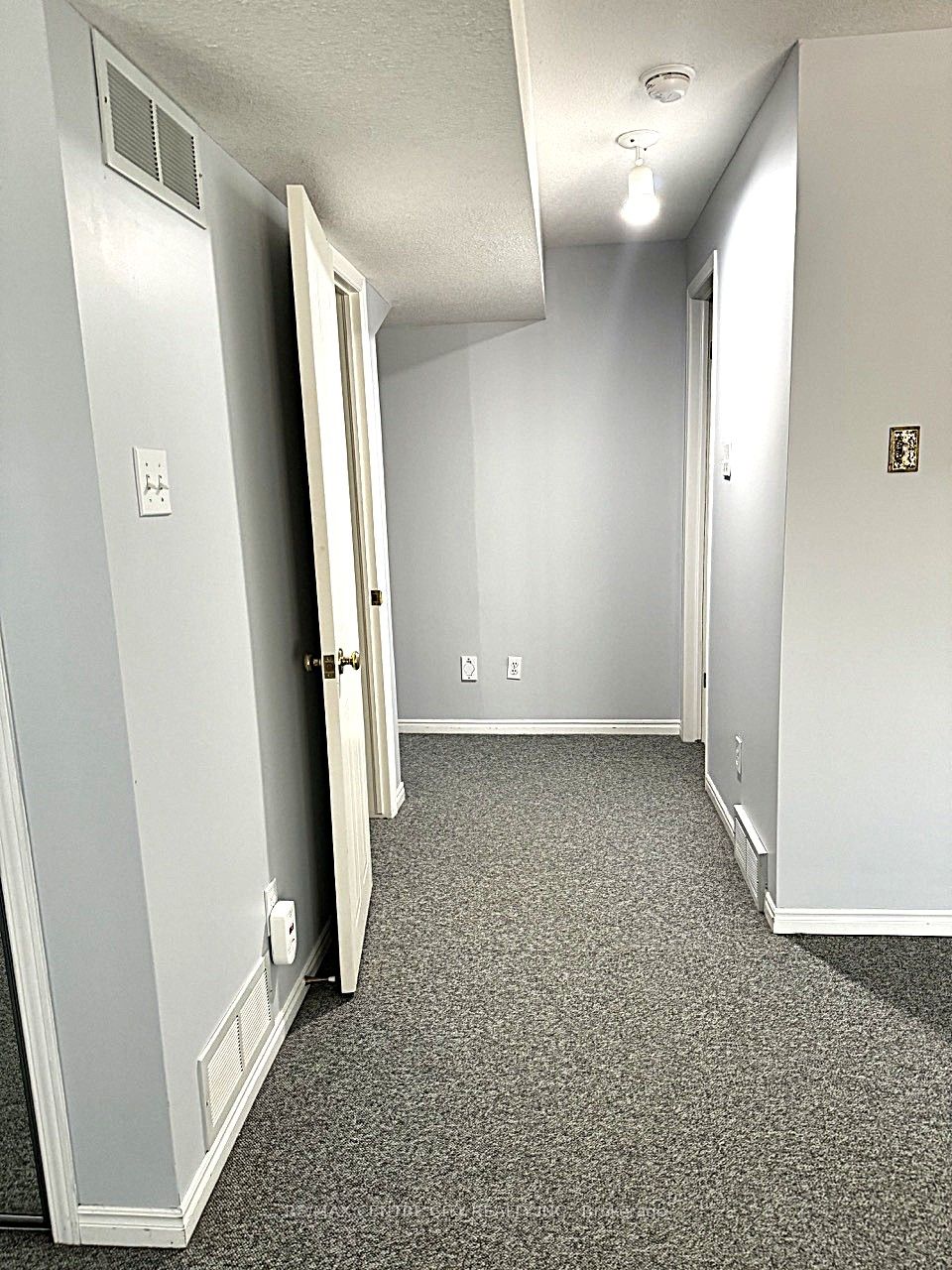 933 Thistledown Way Property Photo 24