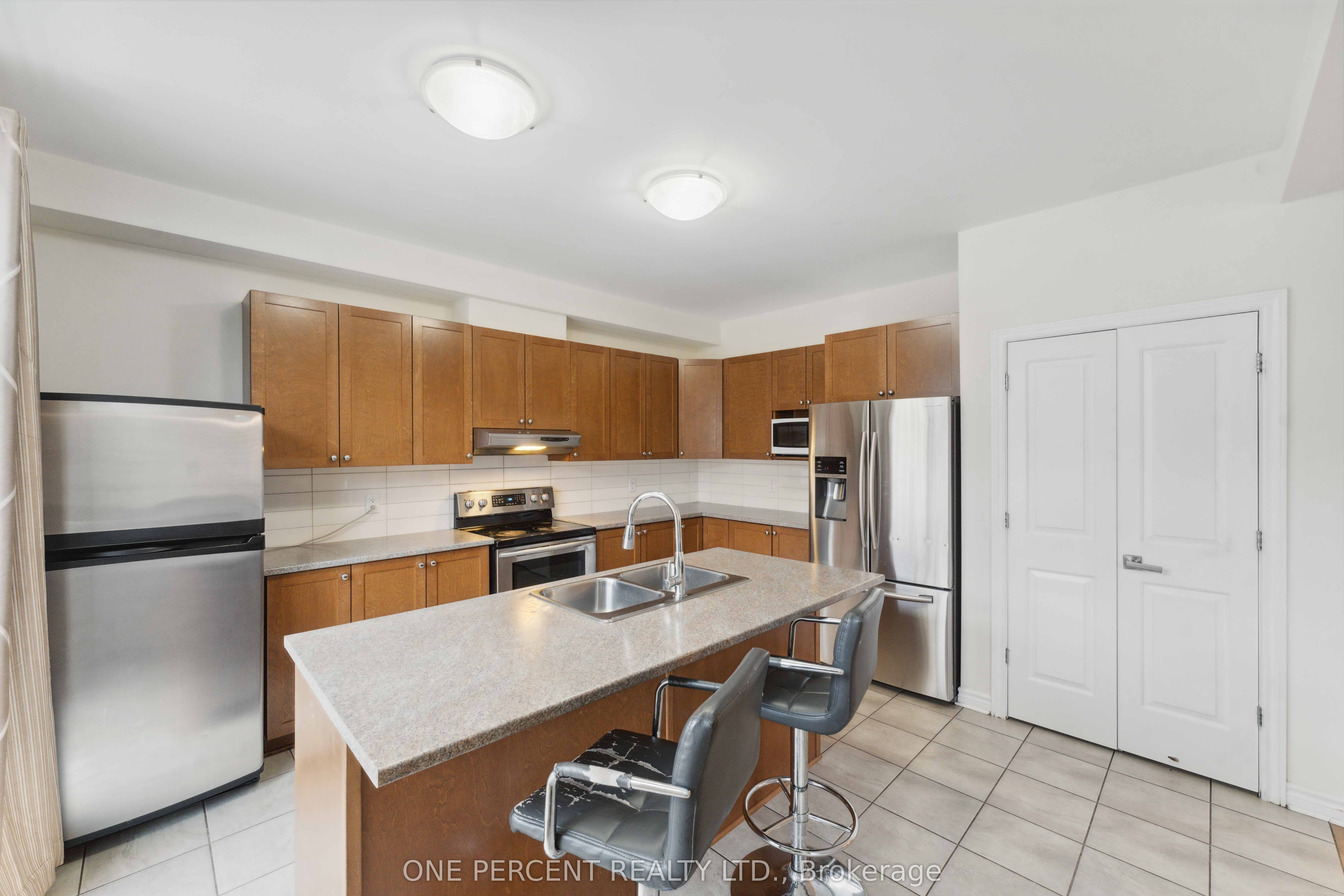 552 Genevriers Street Property Photo 14