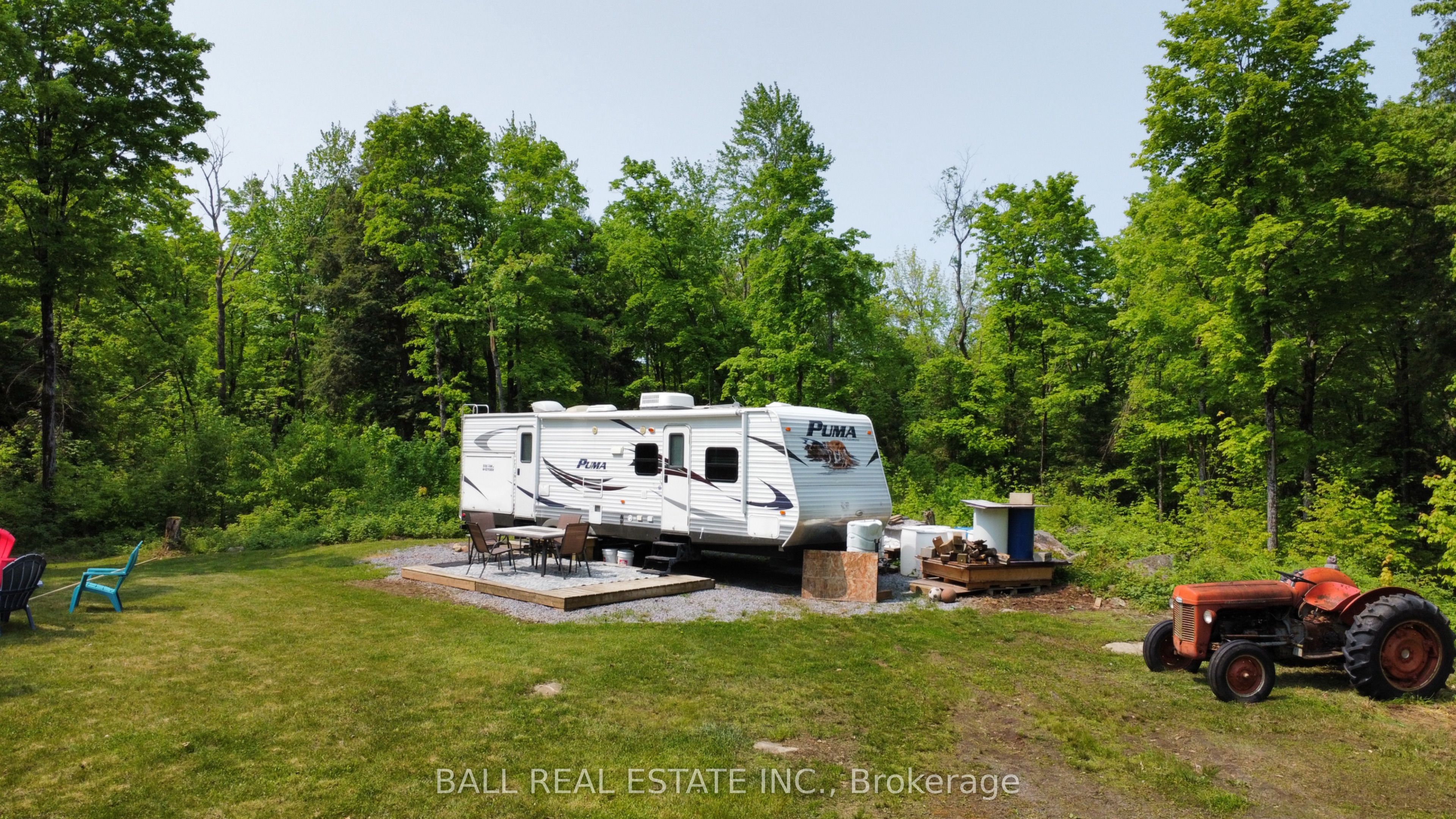 1854 The South Road Property Photo 6
