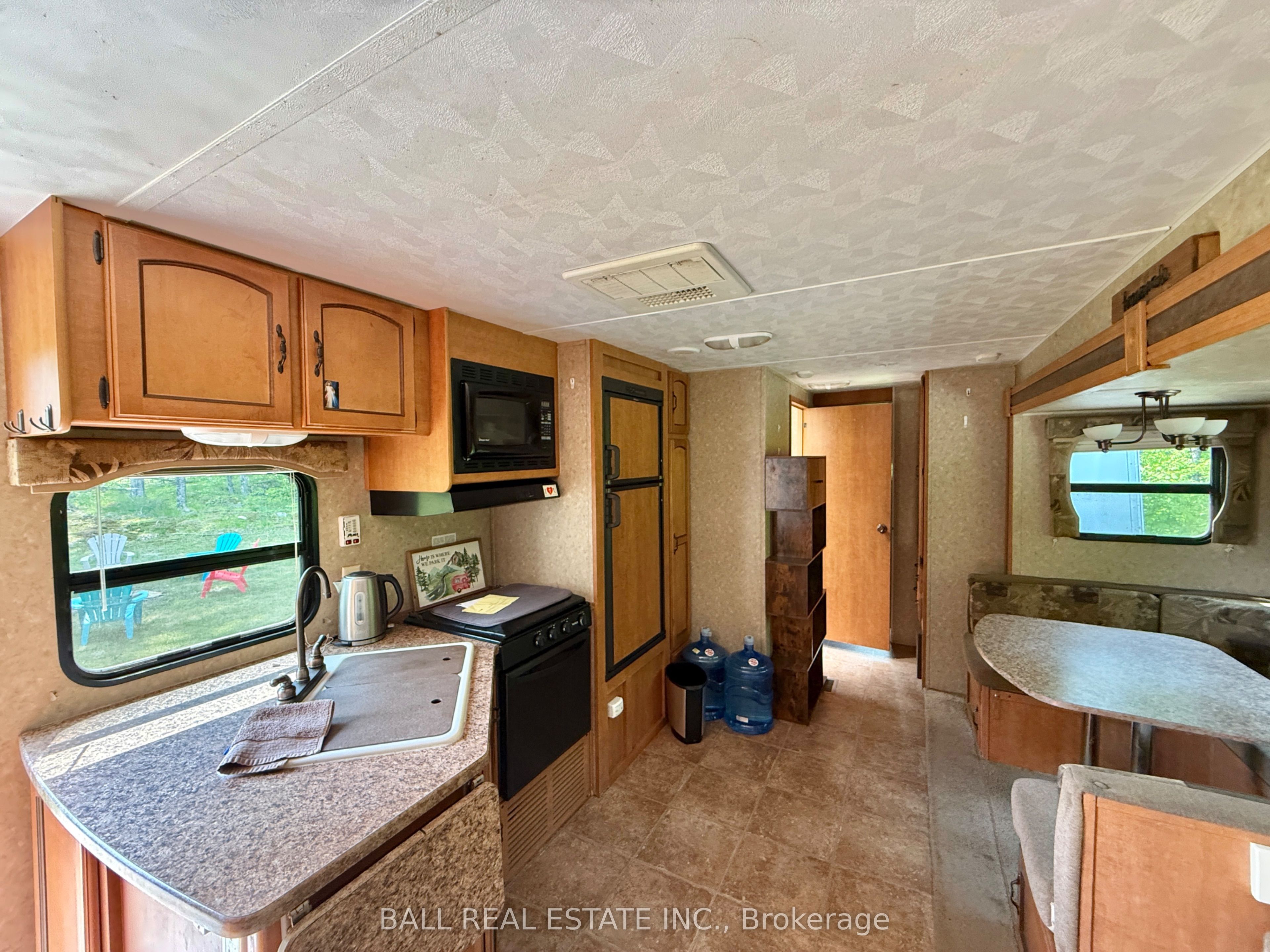 1854 The South Road Property Photo 7