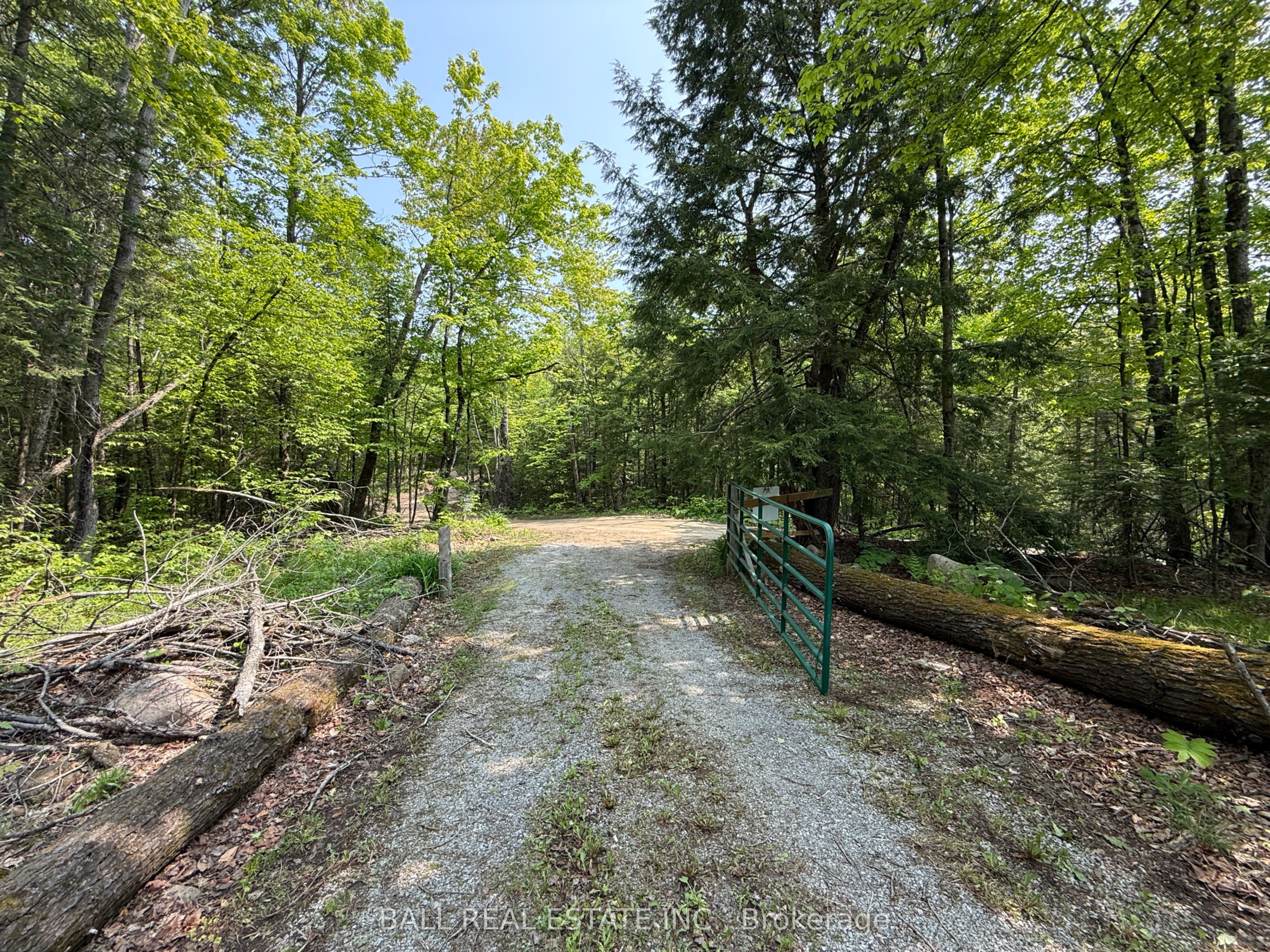 1854 The South Road Property Photo 24