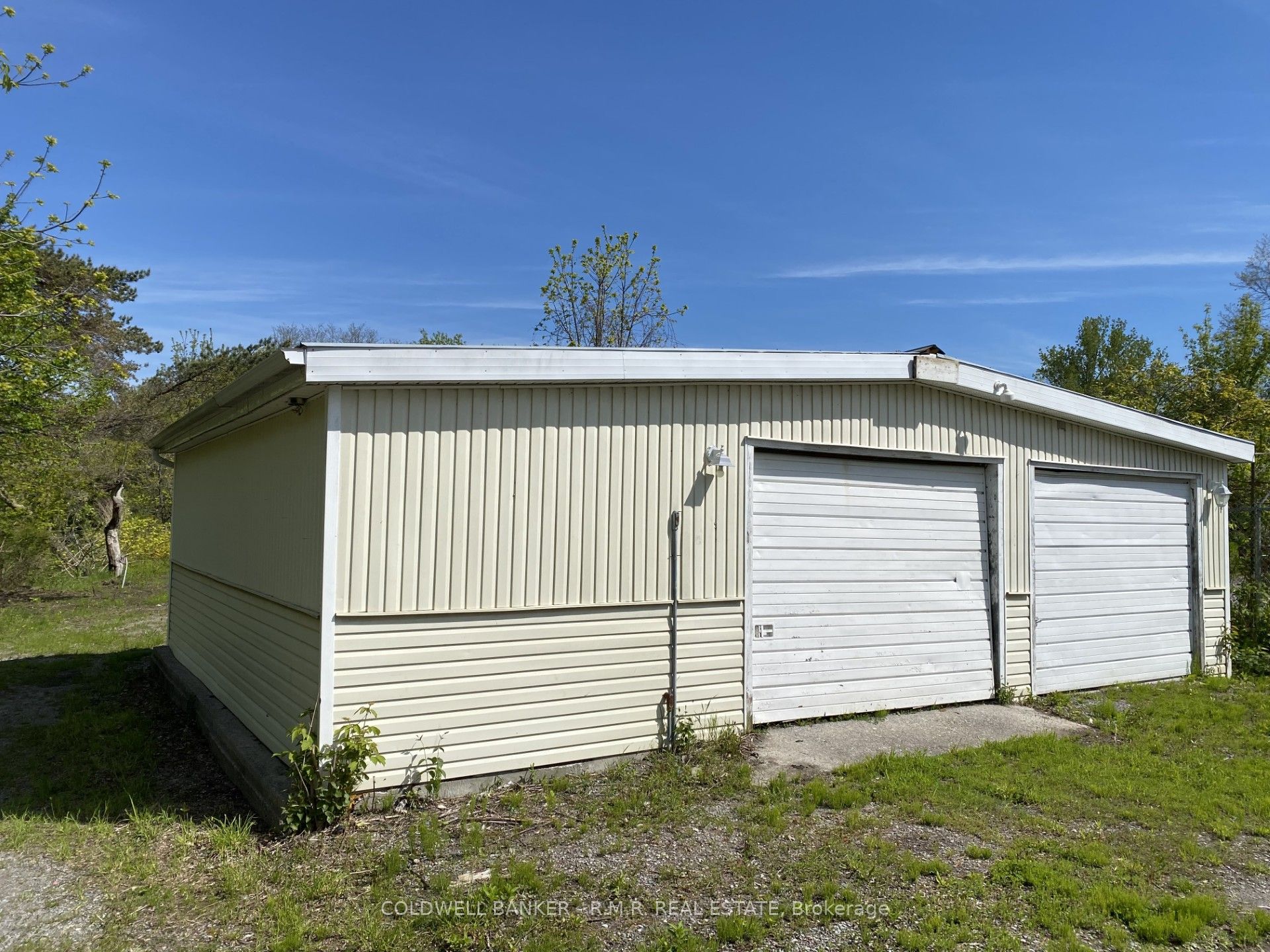 348 University Avenue W A Property Photo 4