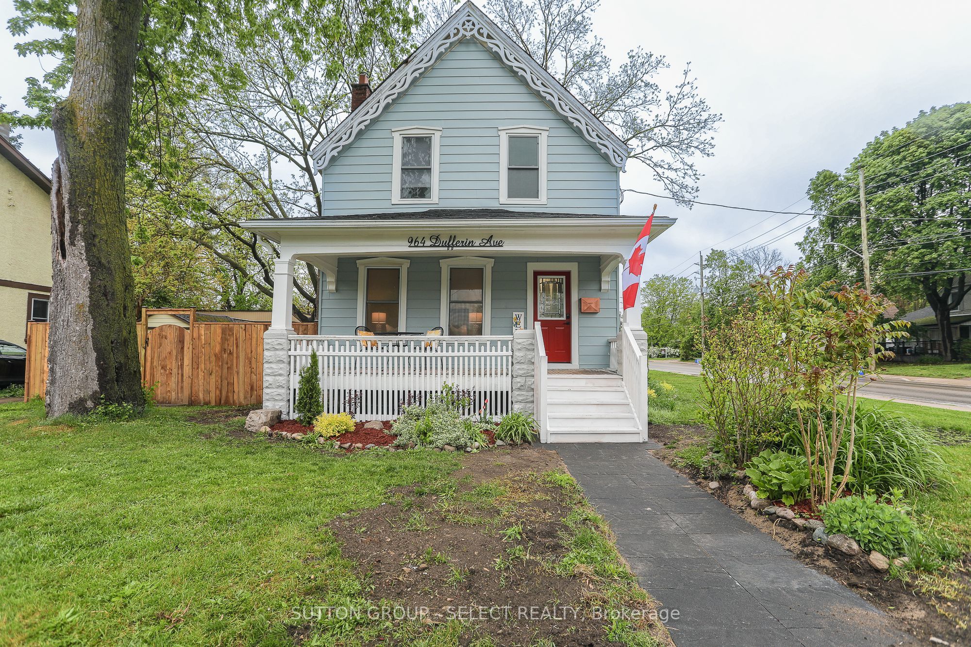 964 Dufferin Ave Property Photo 1
