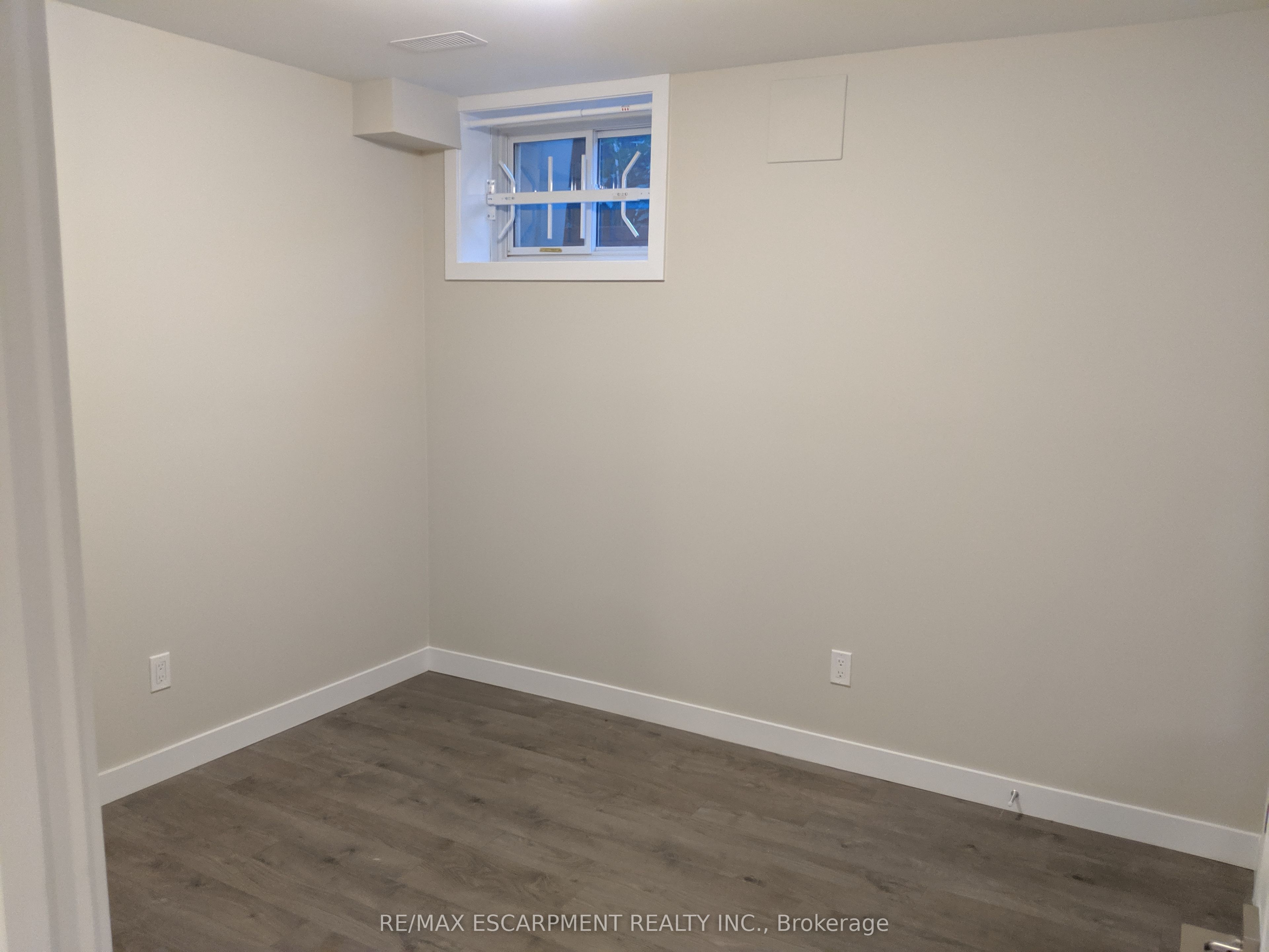 76 Century Street B Property Photo 9