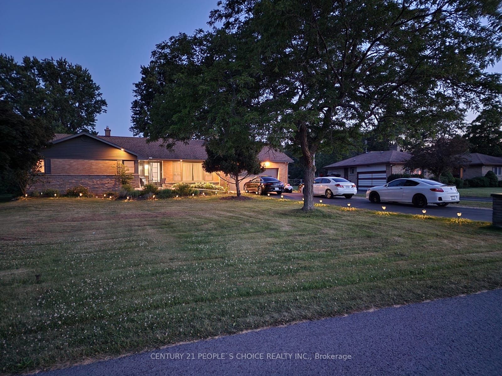1467 Niagara Pkwy Property Photo 1