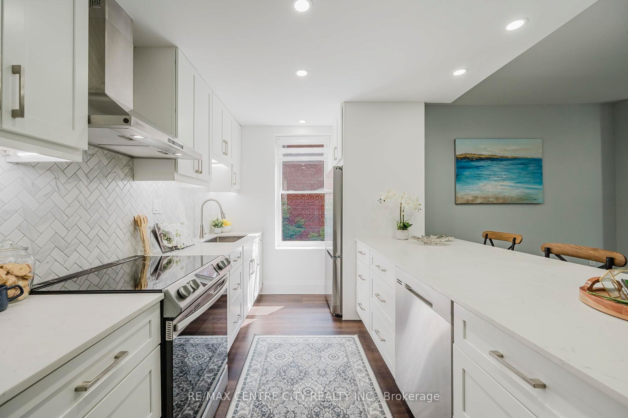 460 Wellington Street 309 Property Photo 12