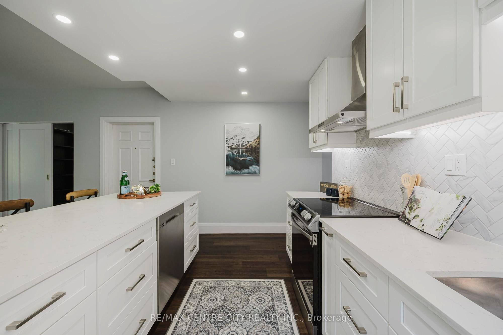 460 Wellington Street 309 Property Photo 13