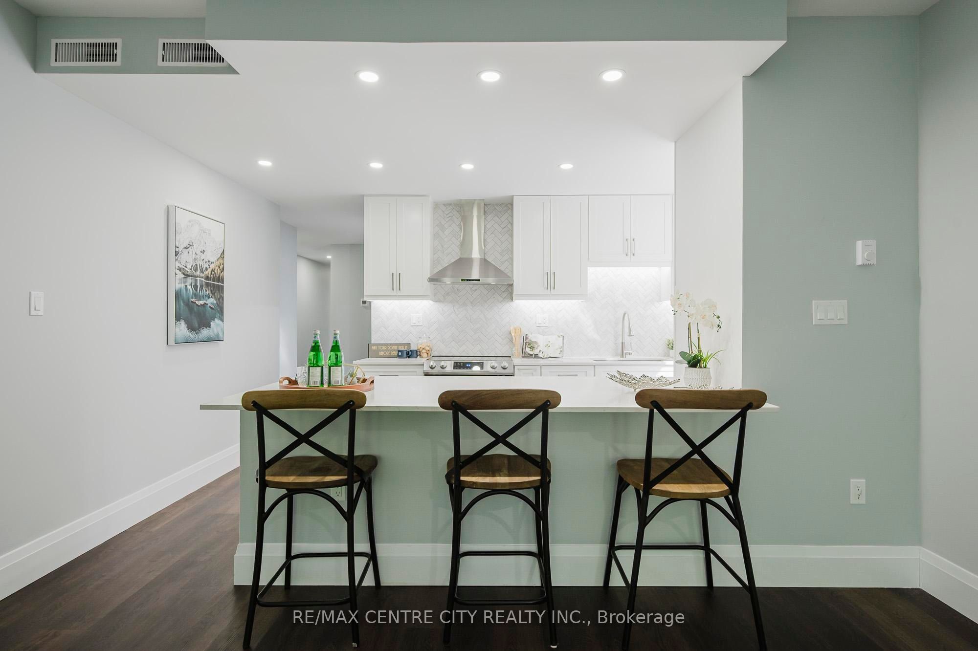 460 Wellington Street 309 Property Photo 14