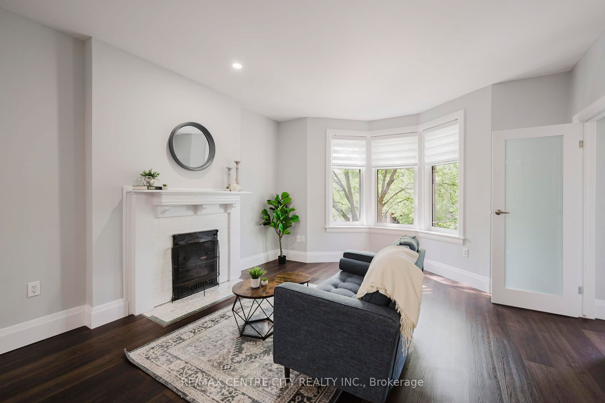 460 Wellington Street 309 Property Photo 16