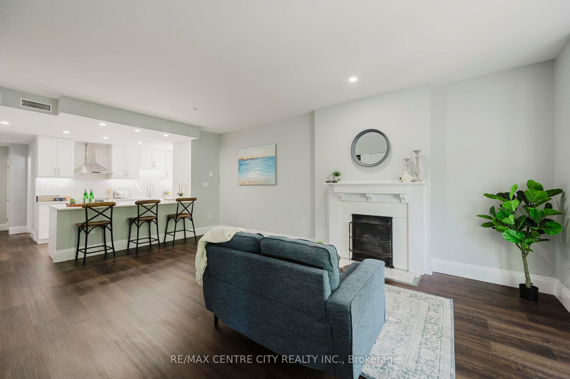 460 Wellington Street 309 Property Photo 17