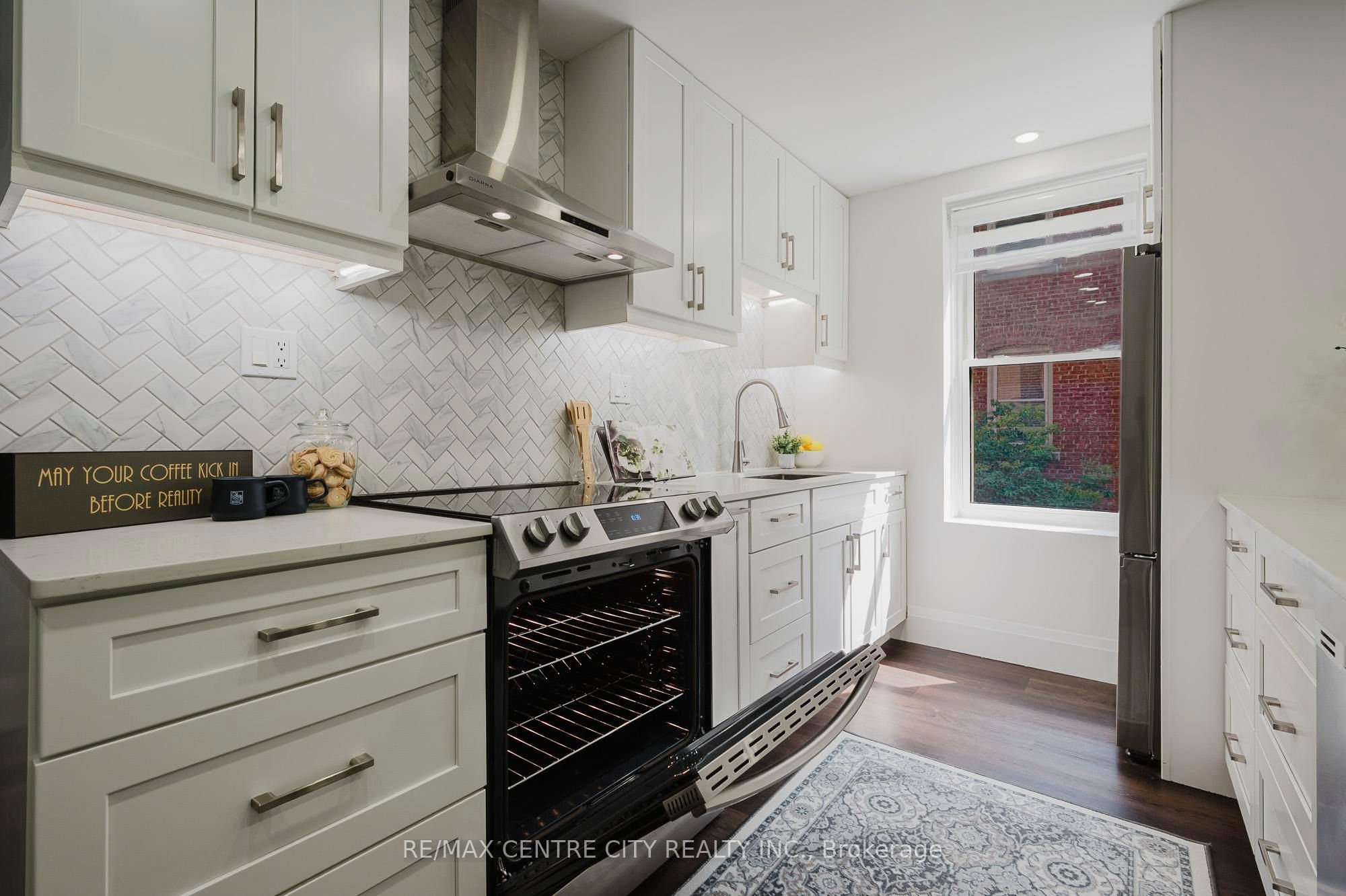 460 Wellington Street 309 Property Photo 18